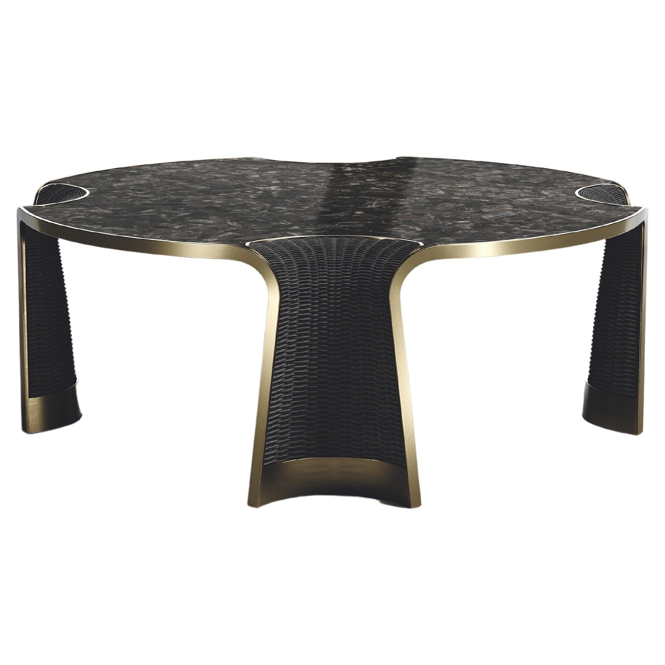 Table basse en rotin avec incrustation de quartz et de bronze-patina par R&Y Augousti