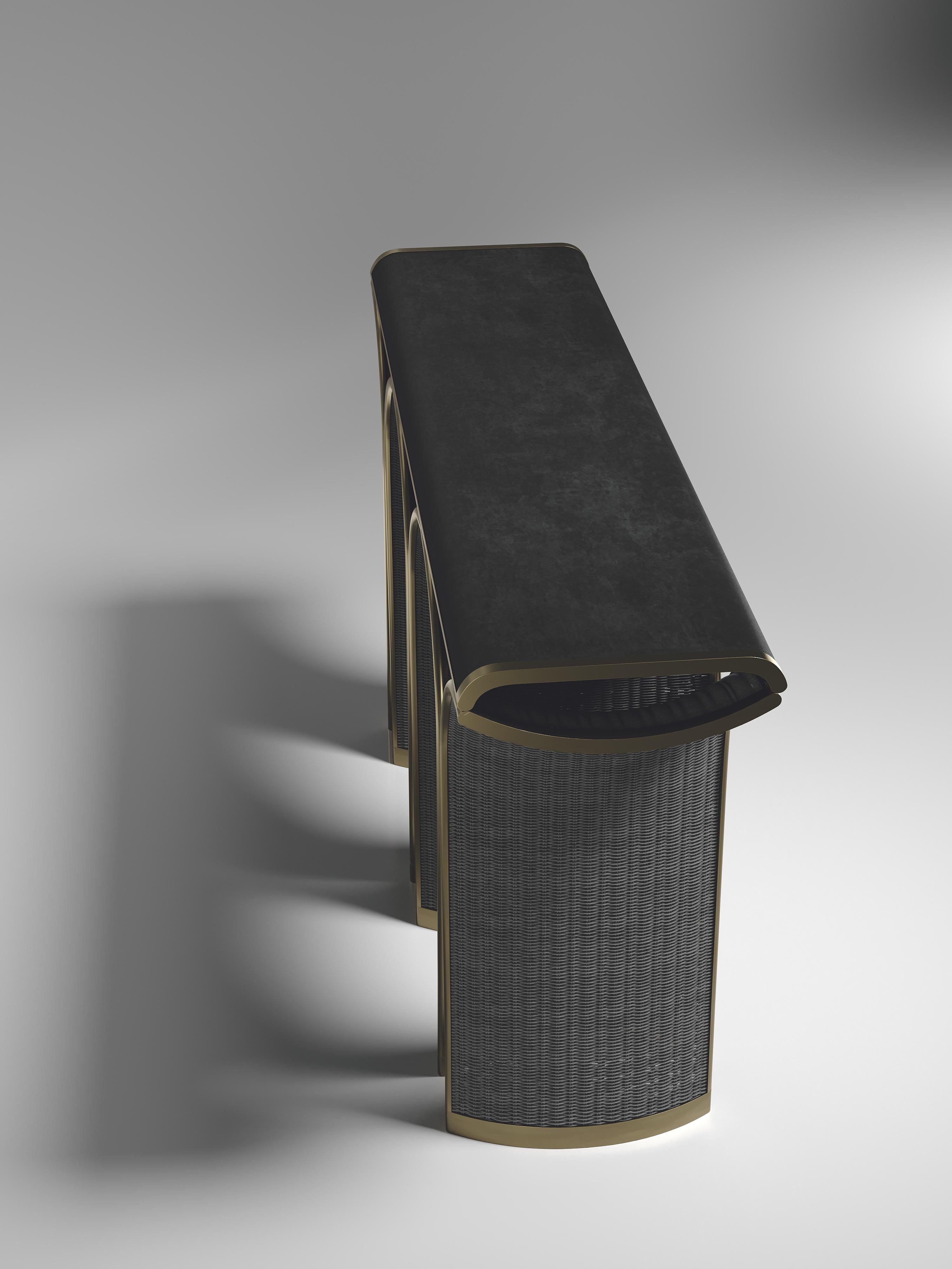 Console en rotin avec incrustation de parchemin et de laiton patiné par R&Y Augousti Neuf - En vente à New York, NY