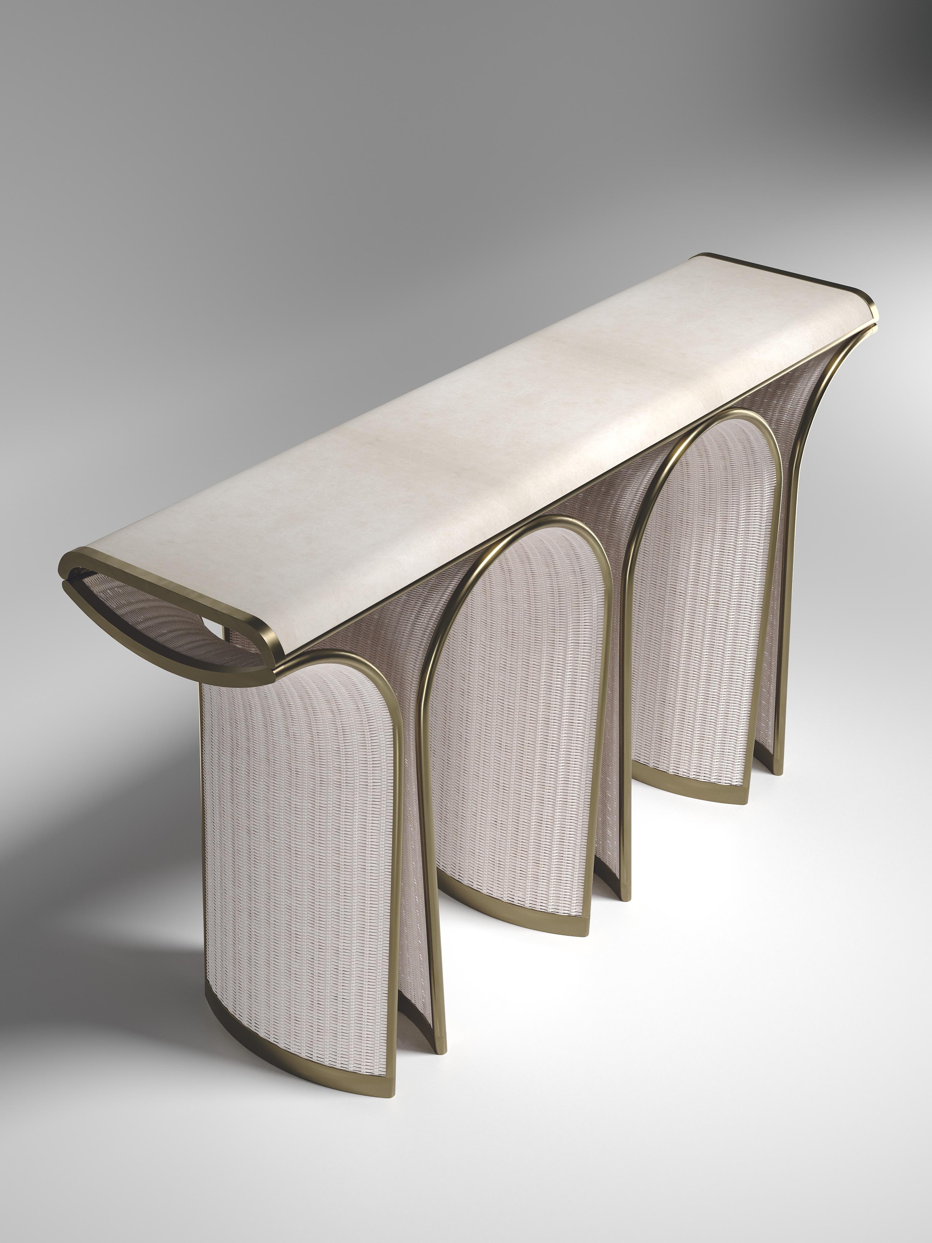 Konsole aus Rattan mit Muschel- und Bronze-Patina-Messing-Intarsien von R&Y Augousti im Zustand „Neu“ im Angebot in New York, NY