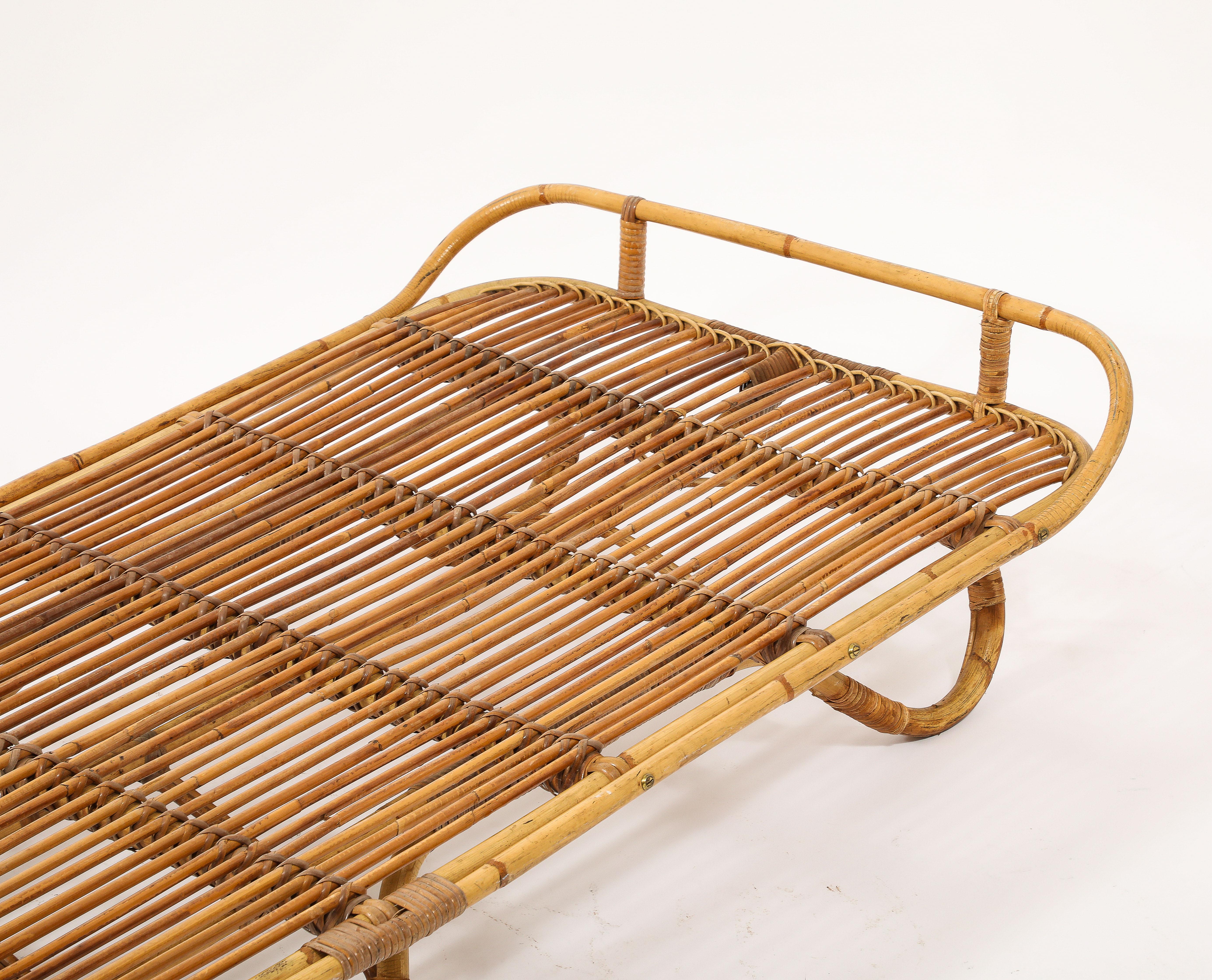 Méridienne en rotin dans le style de Louis Sognot, France, années 1960 en vente 8