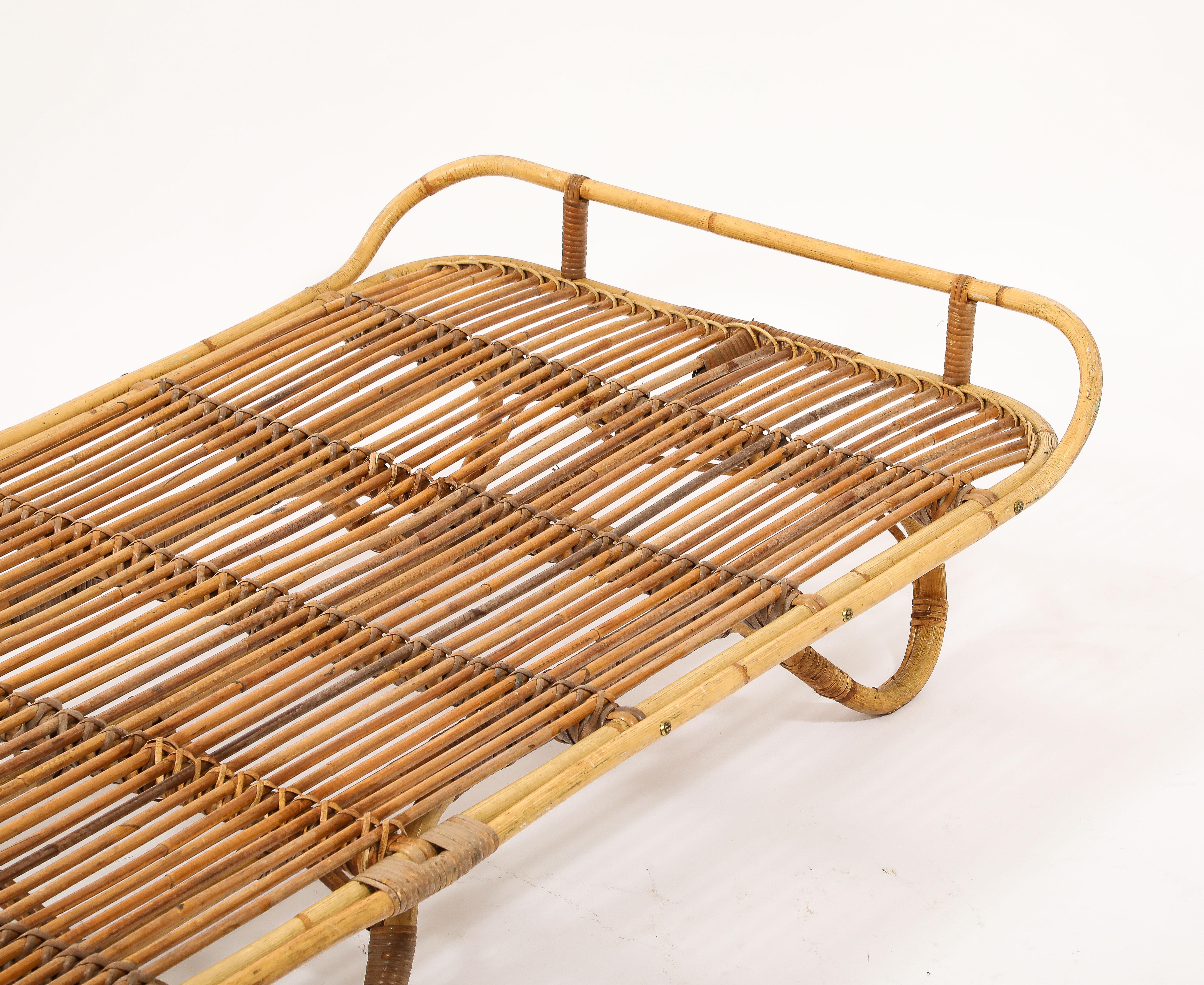 Méridienne en rotin dans le style de Louis Sognot, France, années 1960 en vente 13