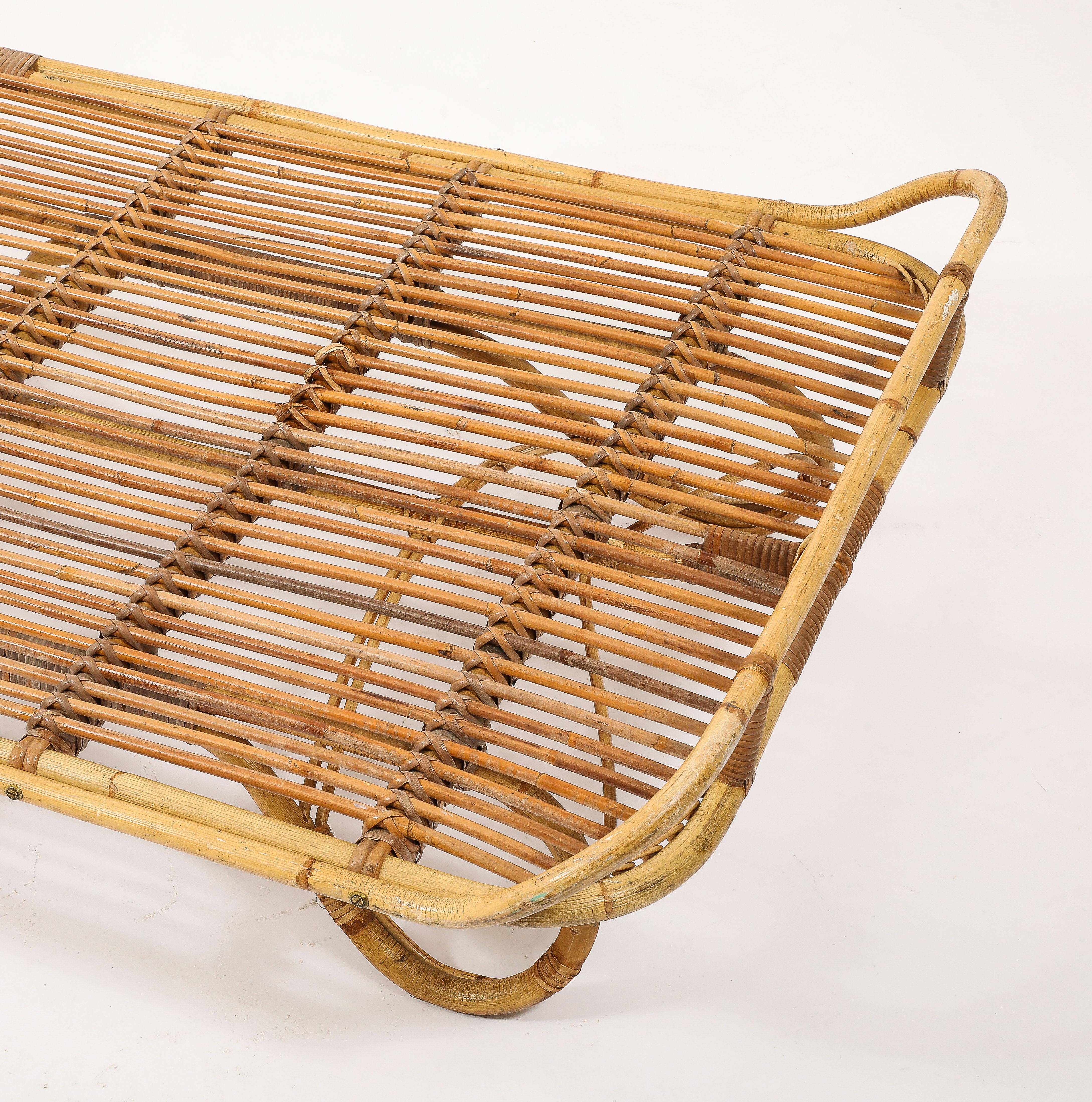 Méridienne en rotin dans le style de Louis Sognot, France, années 1960 en vente 4