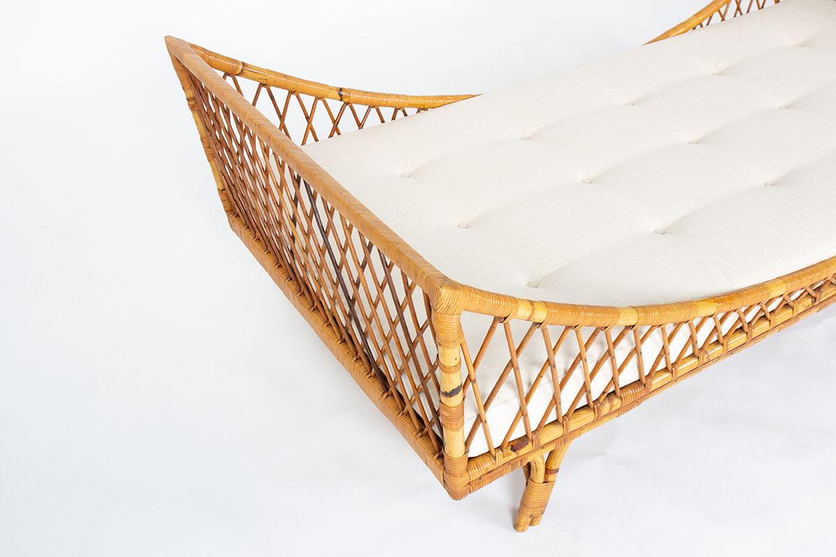 Tissu Méridienne en rotin avec matelas en tissu beige 1950 en vente