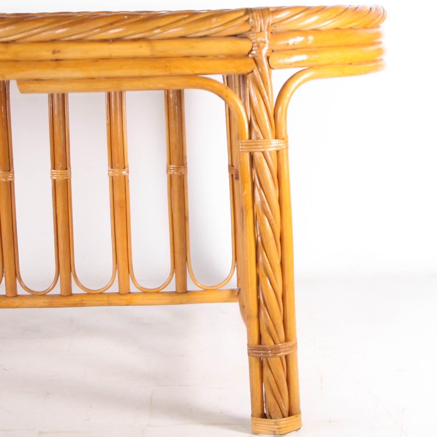 Rattan dining table For Sale 3