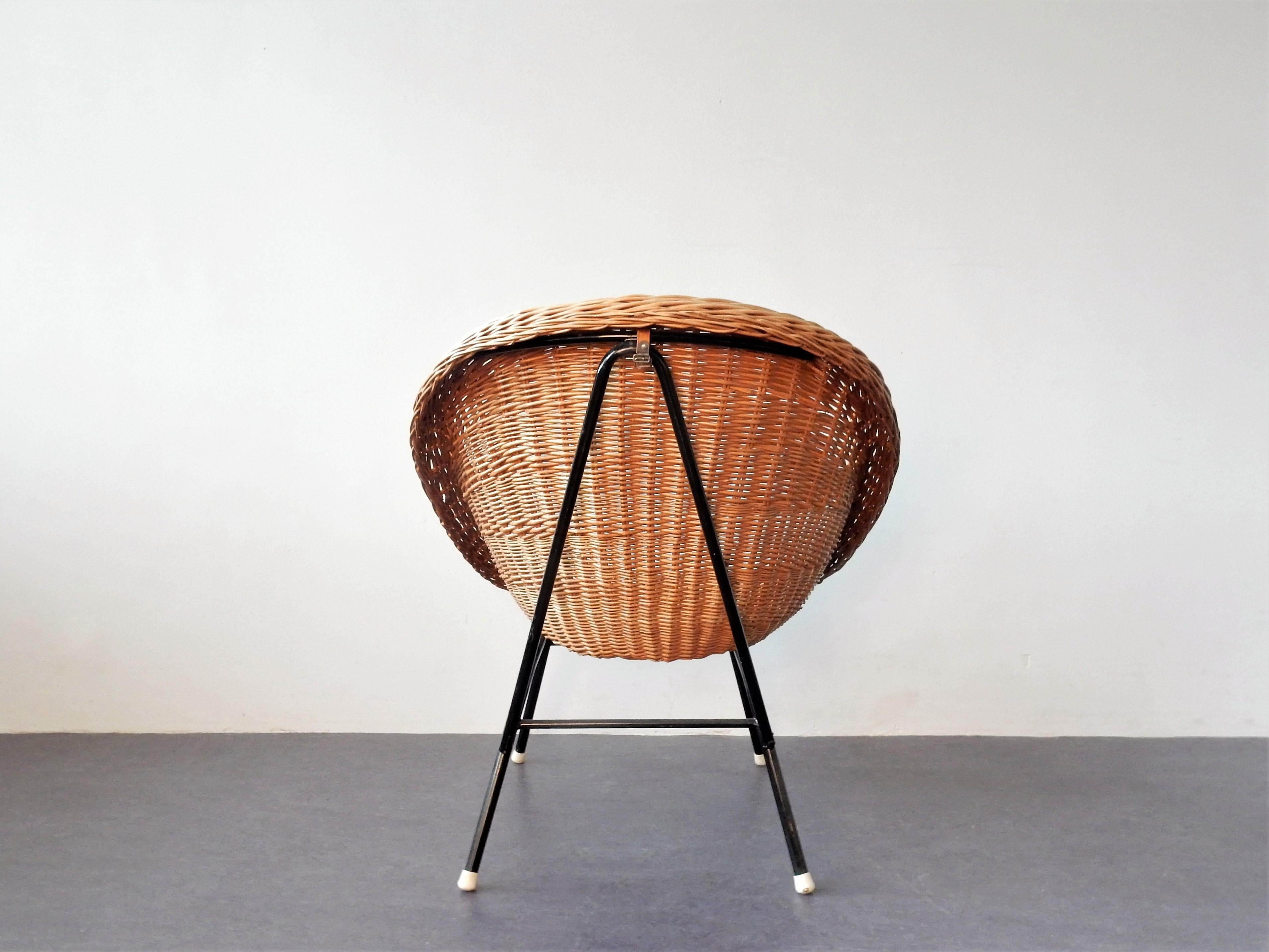 Mid-Century Modern Rattan Easy Chair in Style of Dirk Van Sliedregt for Rohe Noordwolde, 1960s For Sale