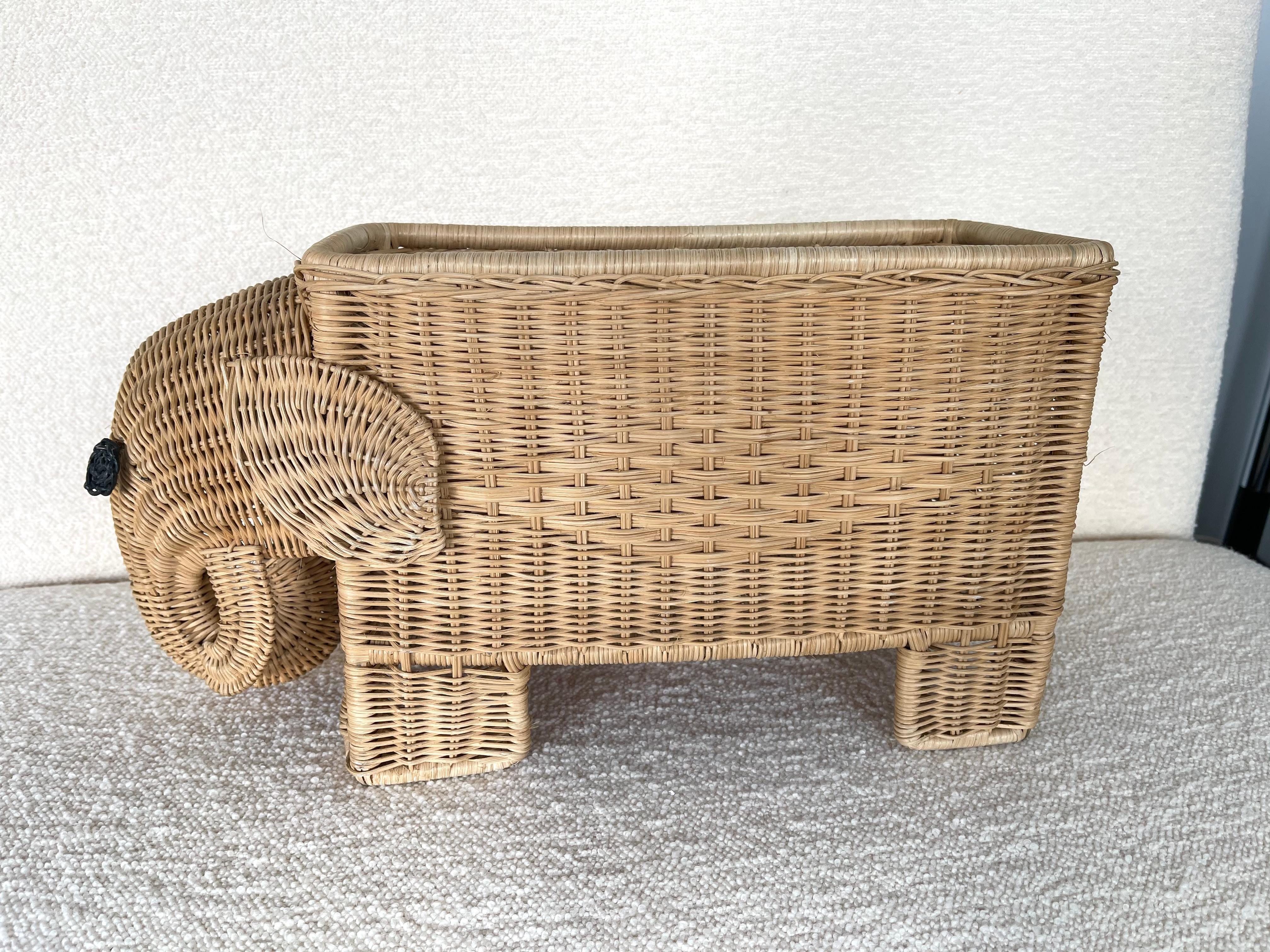 Mid-Century Modern Rattan Elephant Magazine Rack, Italy, 1970s