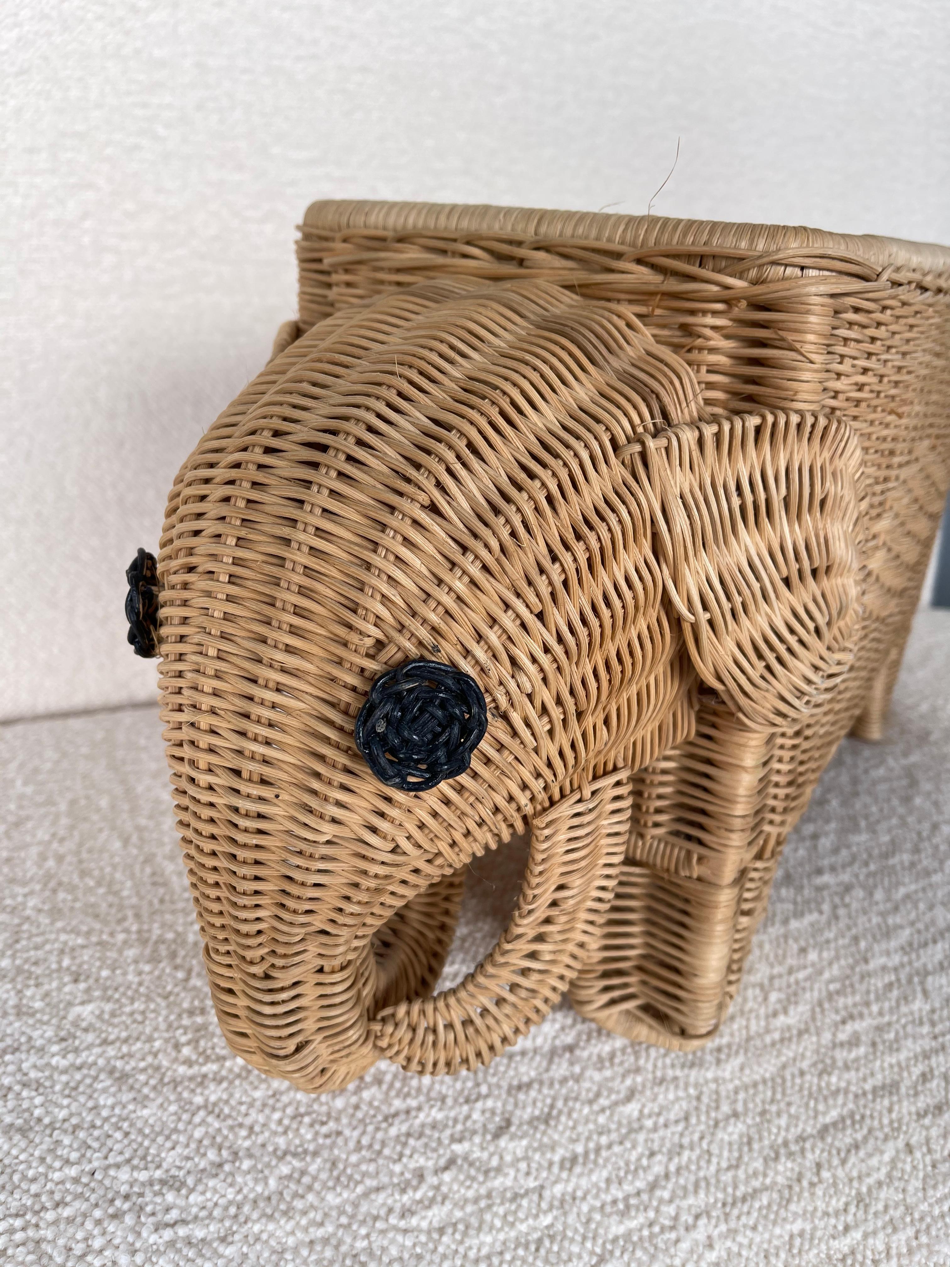 Rattan Elephant Magazine Rack, Italy, 1970s In Good Condition In SAINT-OUEN, FR