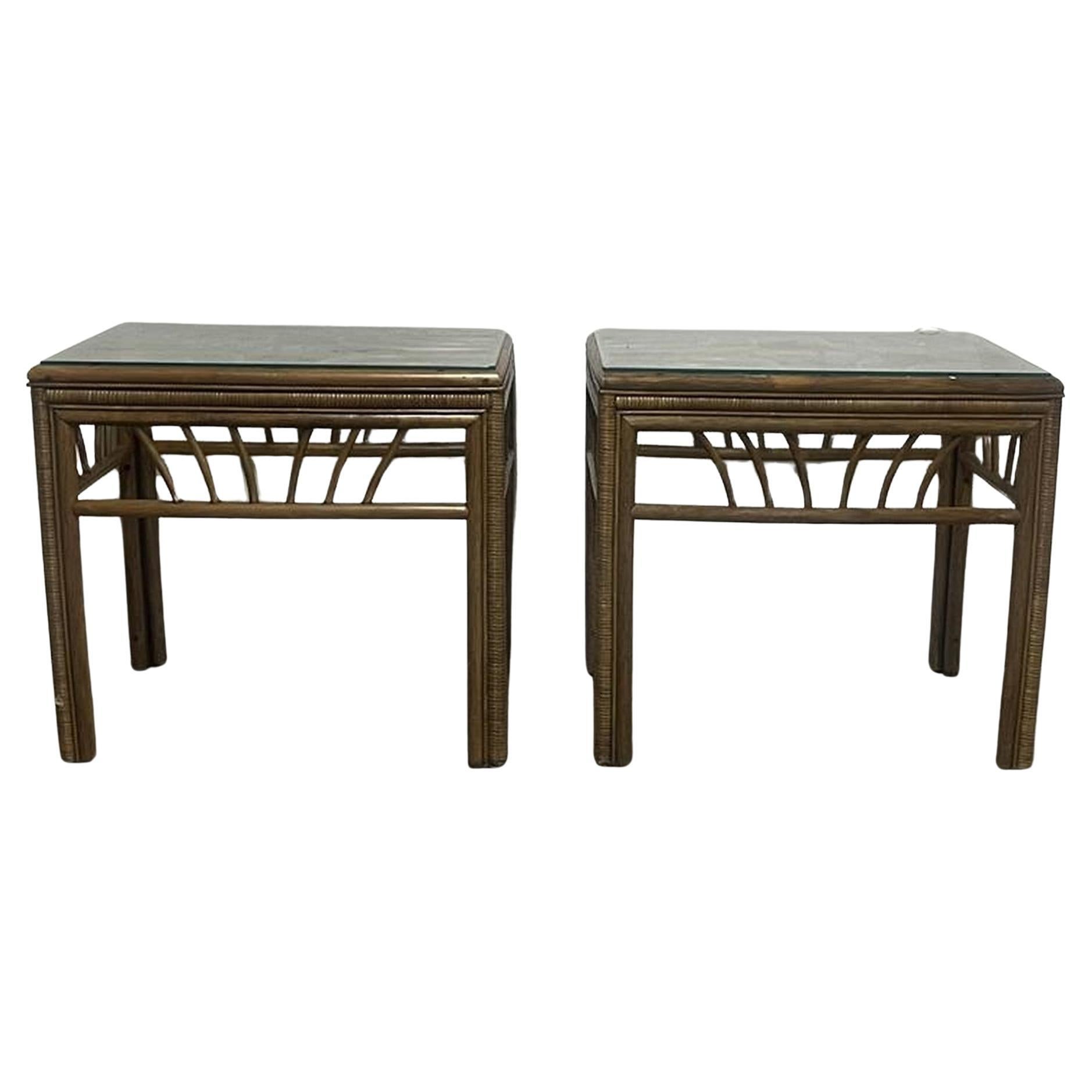 Beistelltische aus Rattan im Angebot