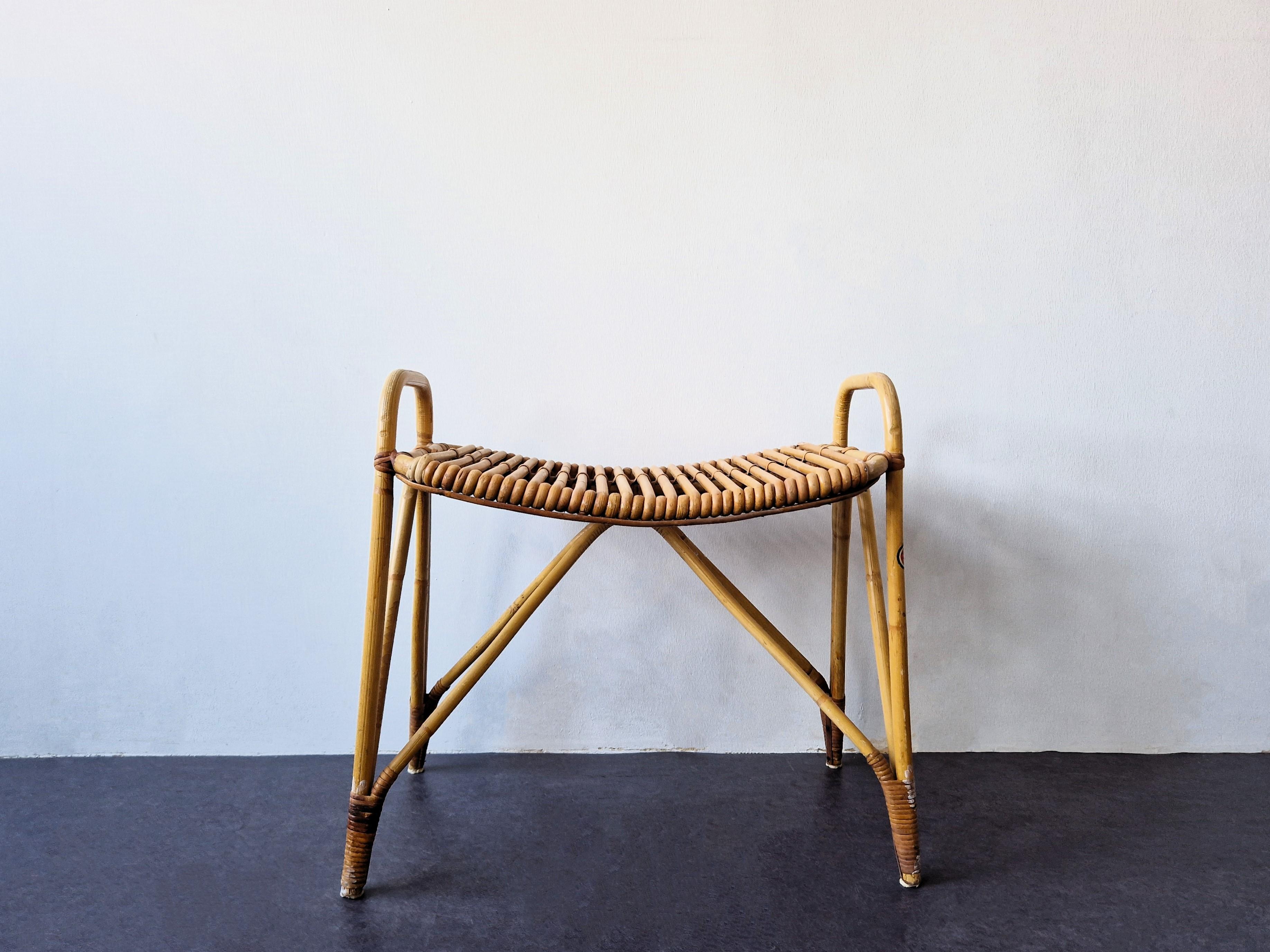 Mid-Century Modern Rattan footstool for Rohé Noordwolde, The Netherlands 1960's For Sale