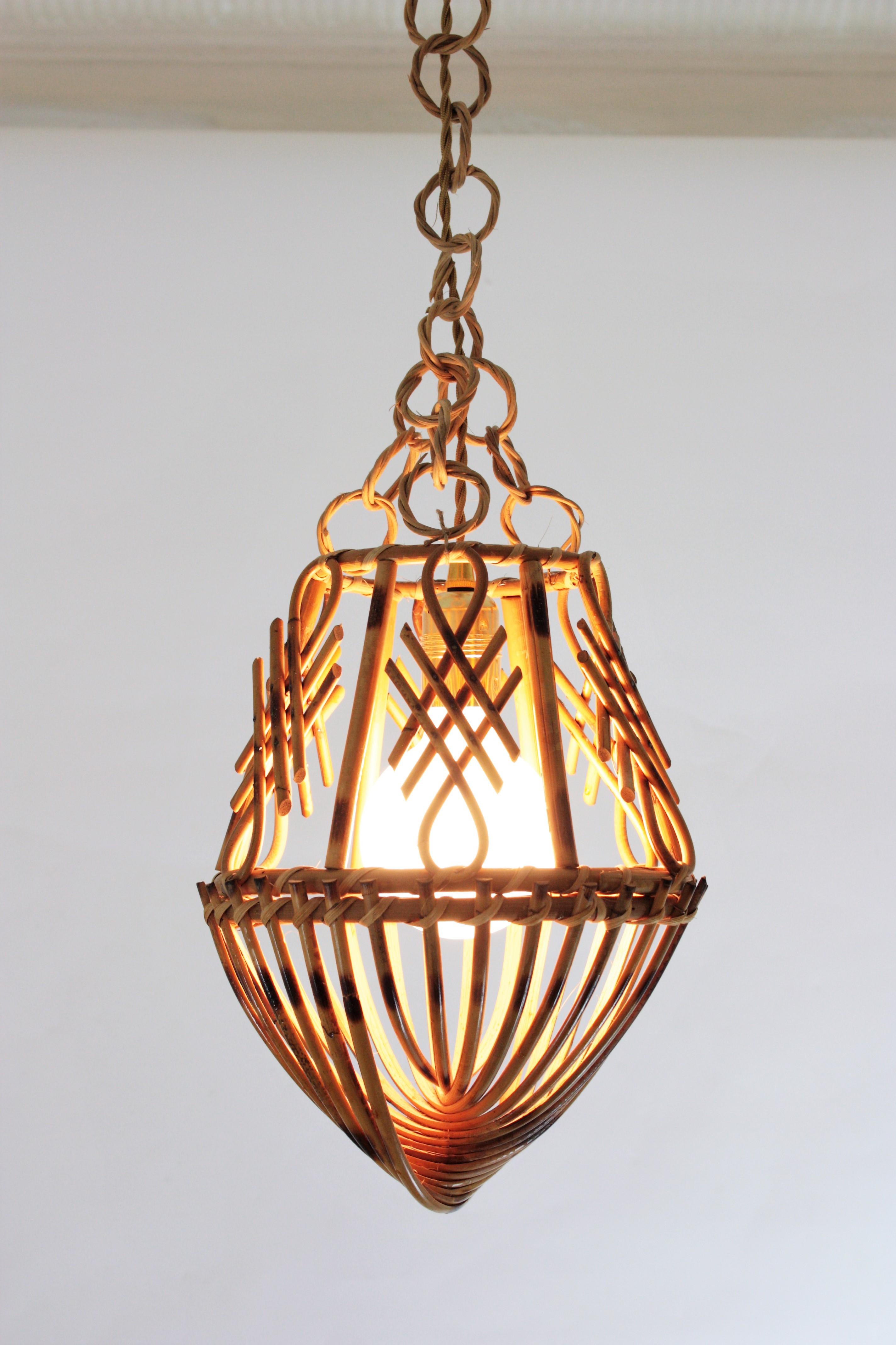 Rattan French Modernist Pendant Lamp or Lantern with Chinoiserie Accents In Good Condition In Barcelona, ES