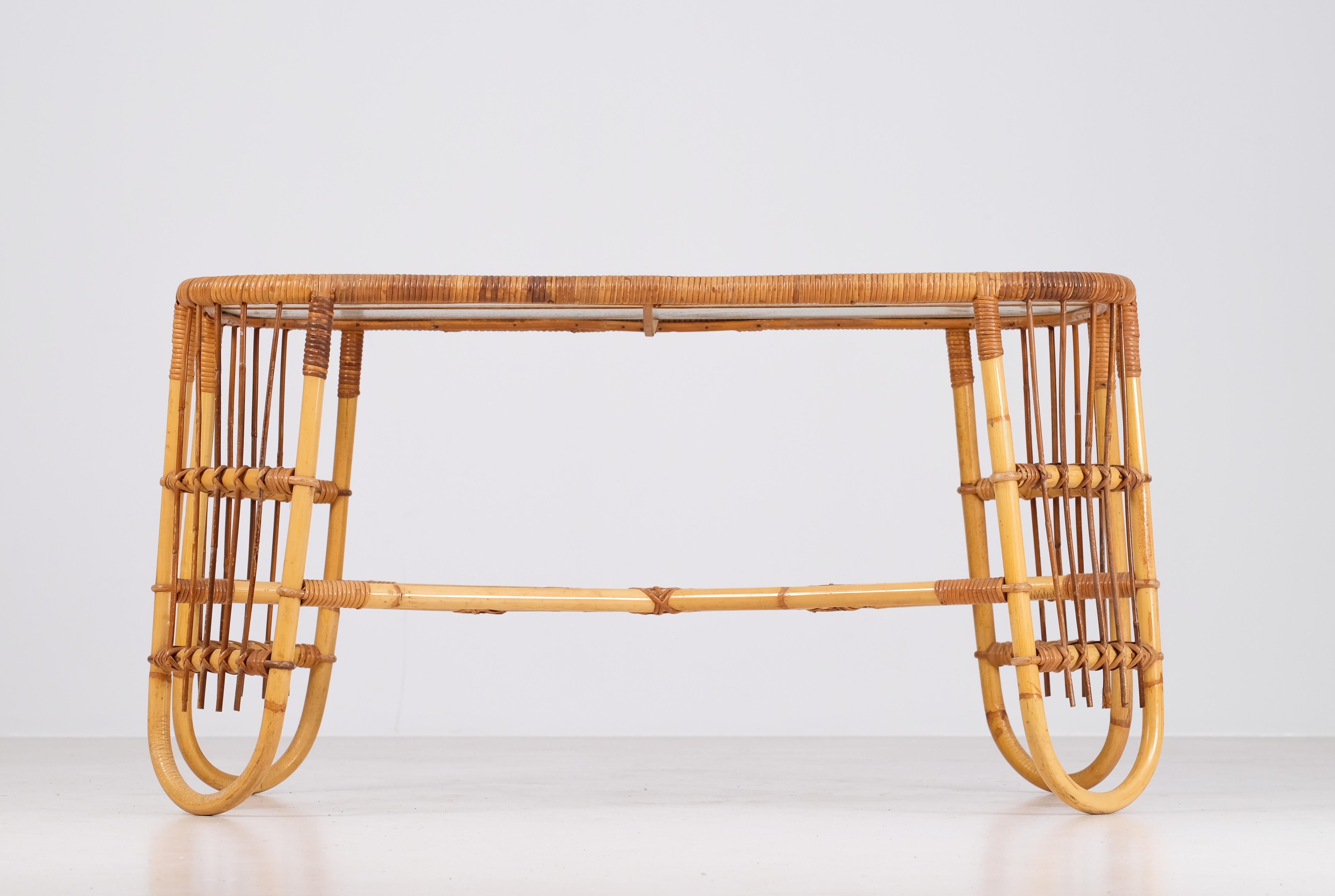 Rattan & Glass Coffee Table, Denmark, 1960s In Good Condition For Sale In Stockholm, SE