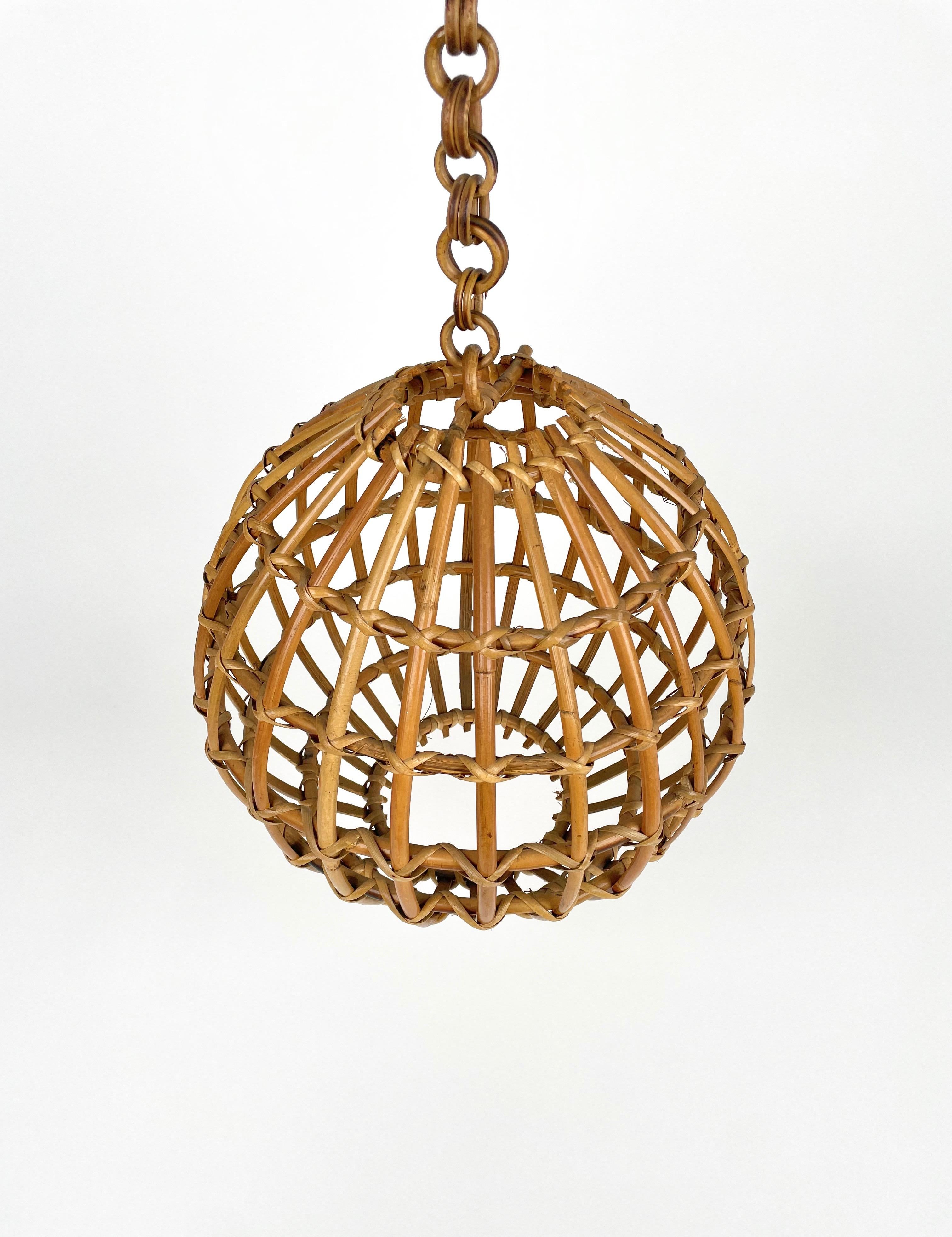 Rattan Globe Pendant Ceiling Lamp, Italy 1960s In Good Condition For Sale In Rome, IT