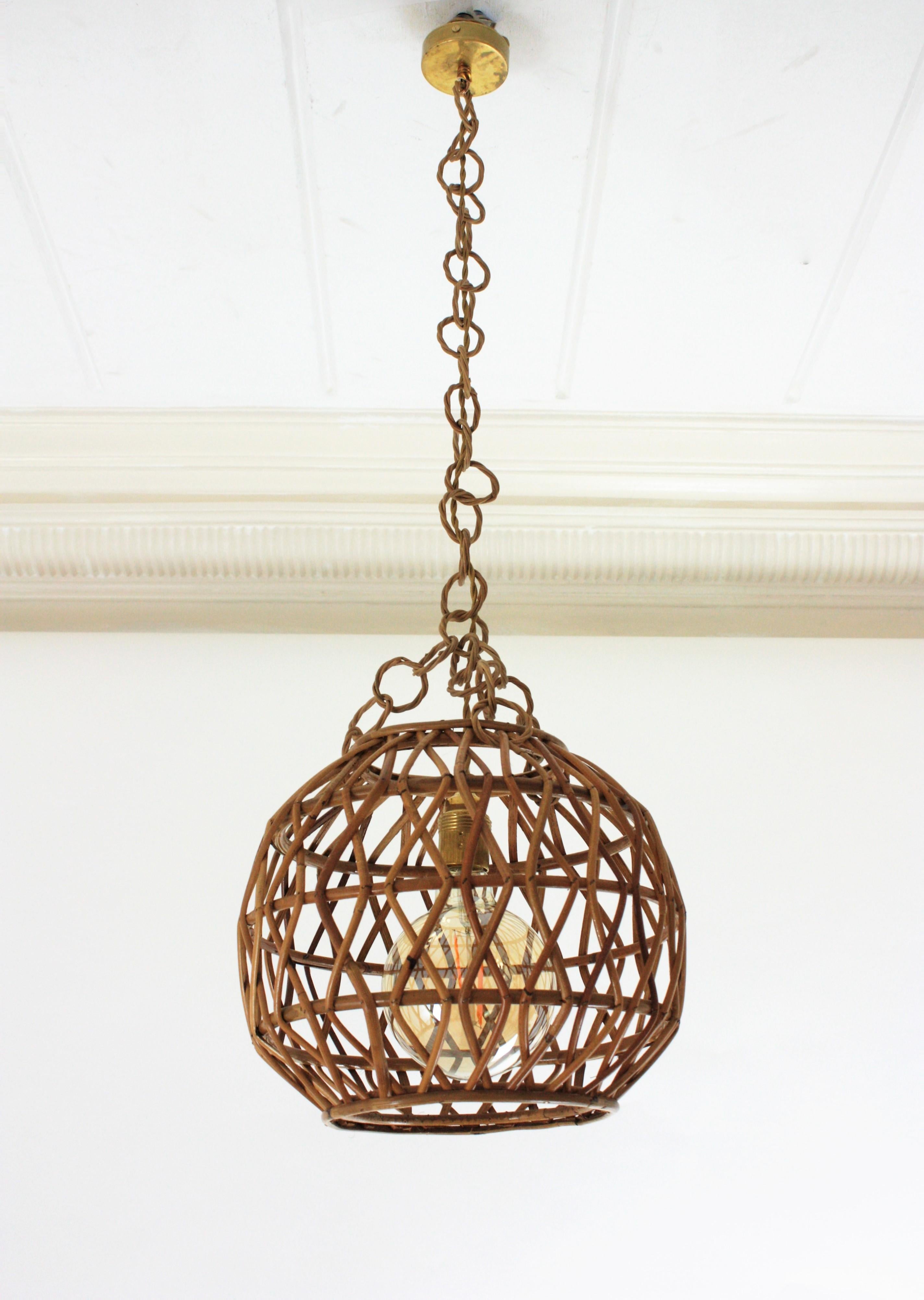 Rattan Globe Pendant Light, Spain, 1960s In Good Condition For Sale In Barcelona, ES