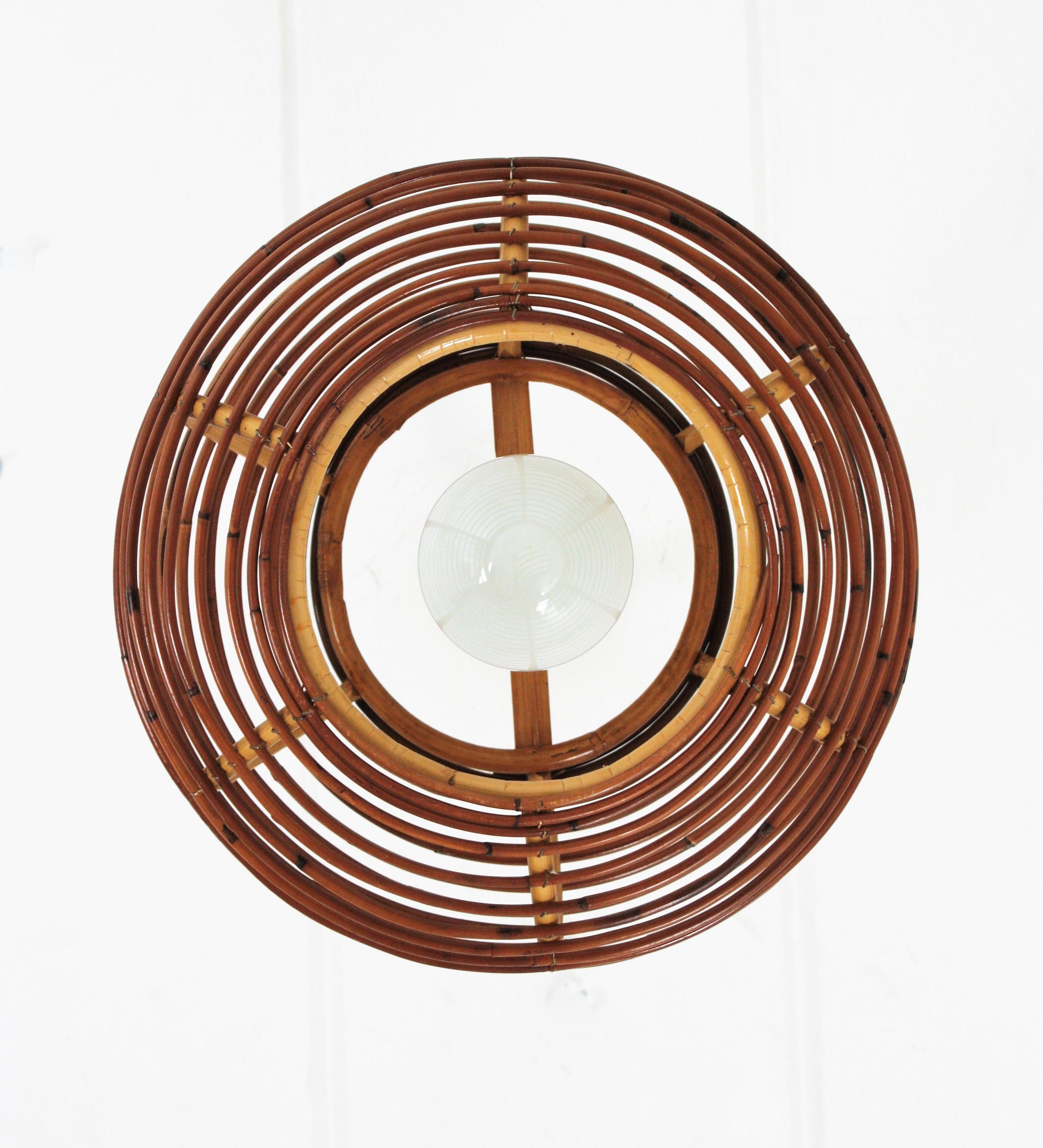 Lámpara colgante o de suspensión Globe Lighting de ratán, España, años 60 en venta 7