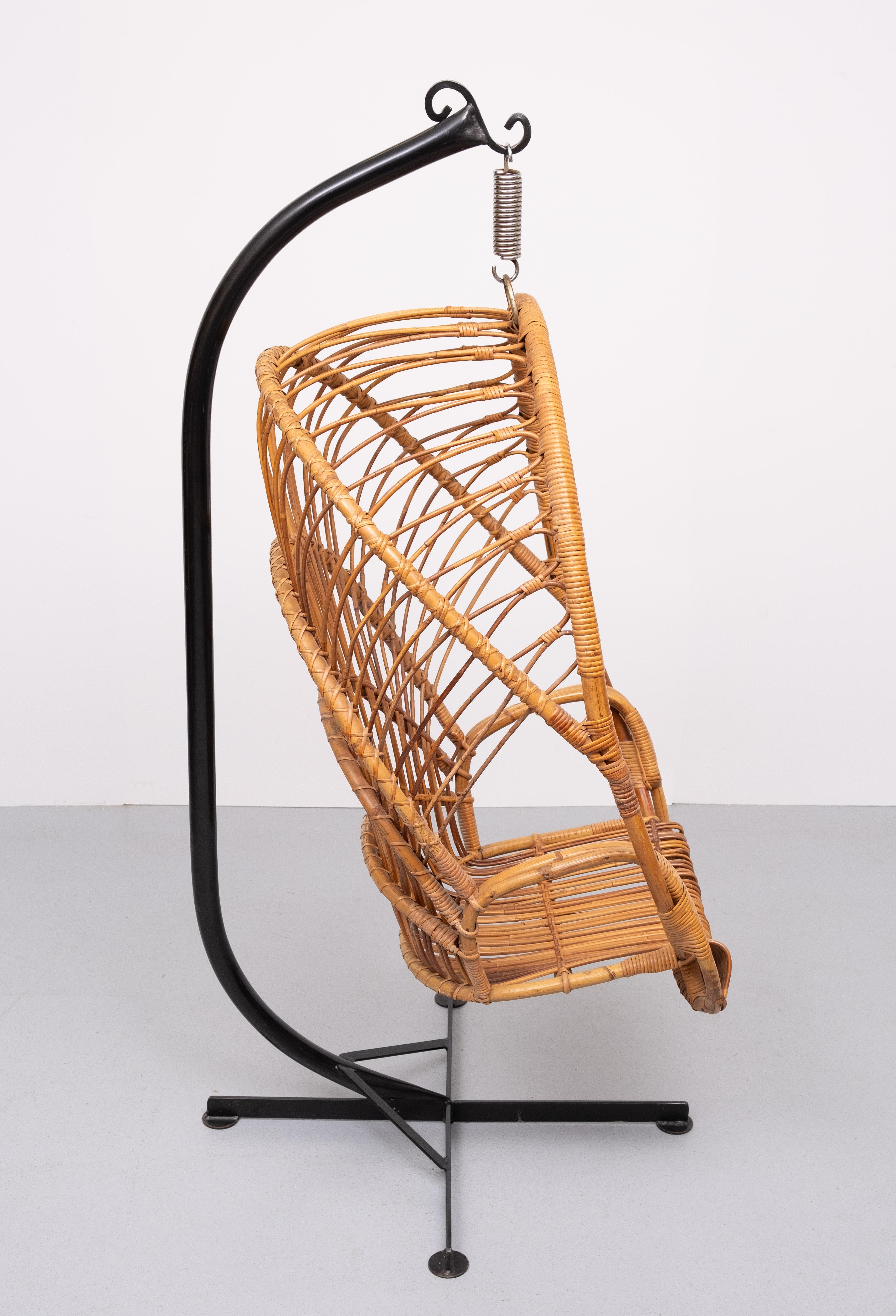 Mid-Century Modern Rattan Hanging Chair by Rohe Noordwolde  Holland 1960s For Sale