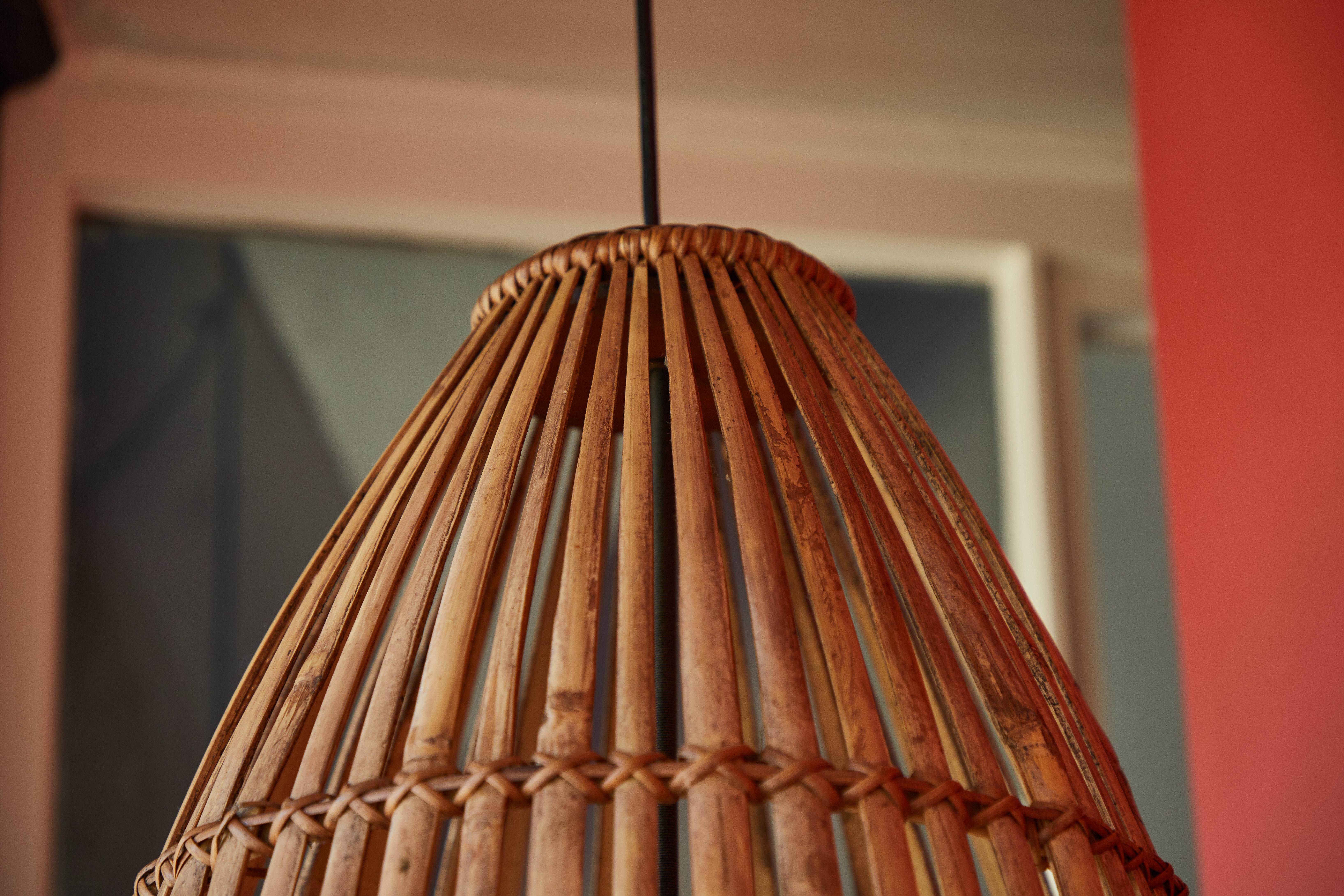 Rattan Hanging Pendant Lamp In Good Condition For Sale In Los Angeles, CA