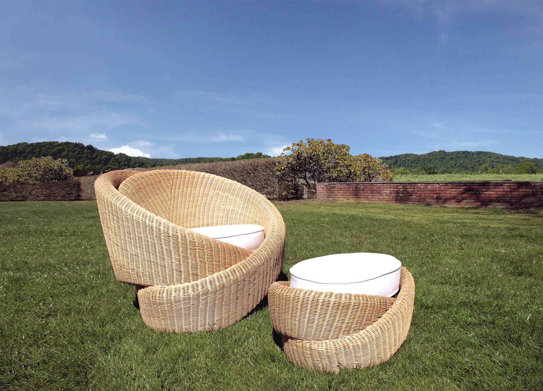 Looped Rattan Indoor-Outdoor Armchair and Footrest/Ottoman, Cushion  In Excellent Condition For Sale In Brooklyn, NY