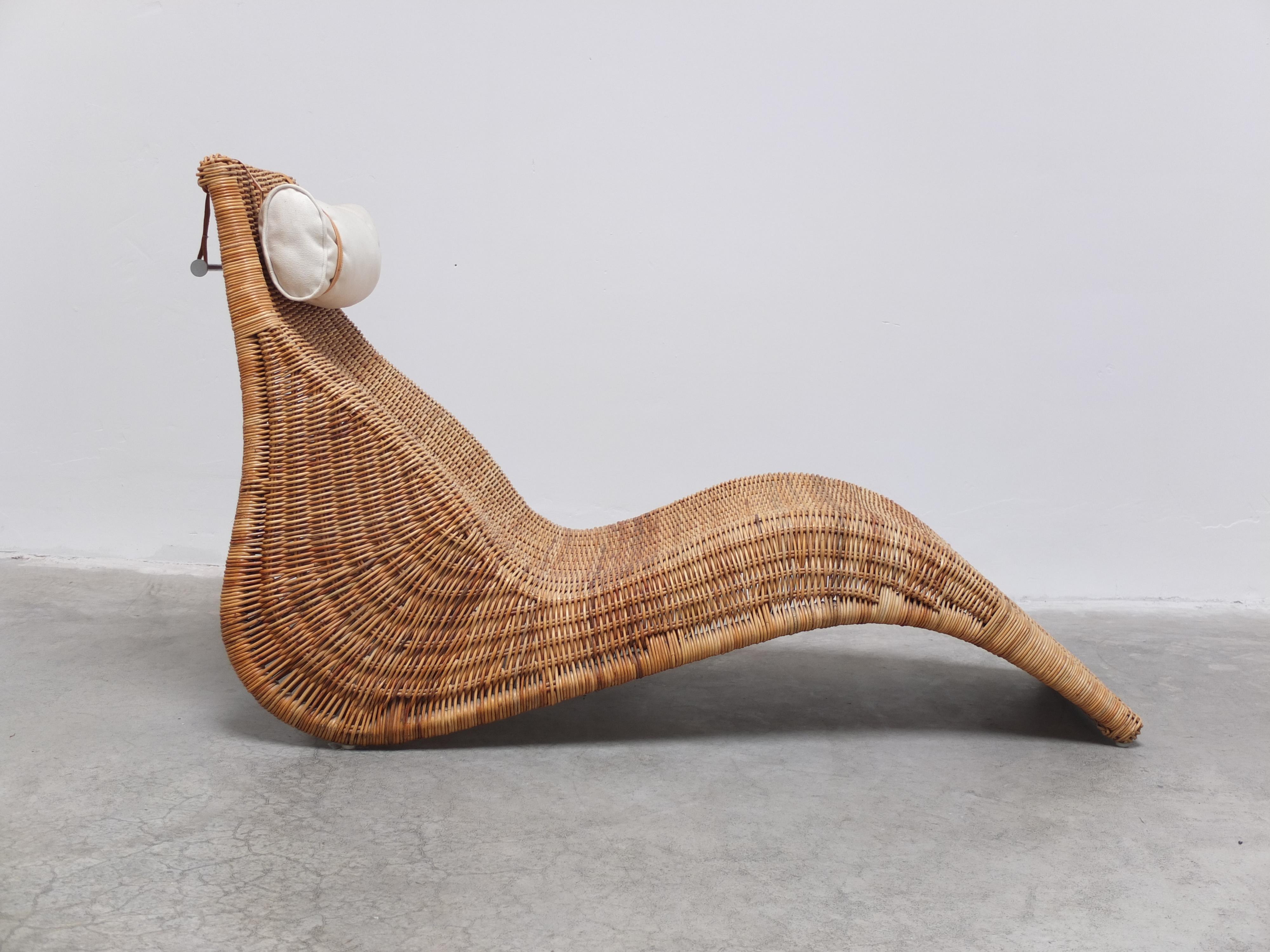 Limited edition ‘Karlskrona’ lounge chair or chaise longue designed by Karlm Malmvell for Ikea in 1998. Made of rattan (wicker) and comes with the original pillow with natural leather straps and metal counterweight. Very comfortable and original