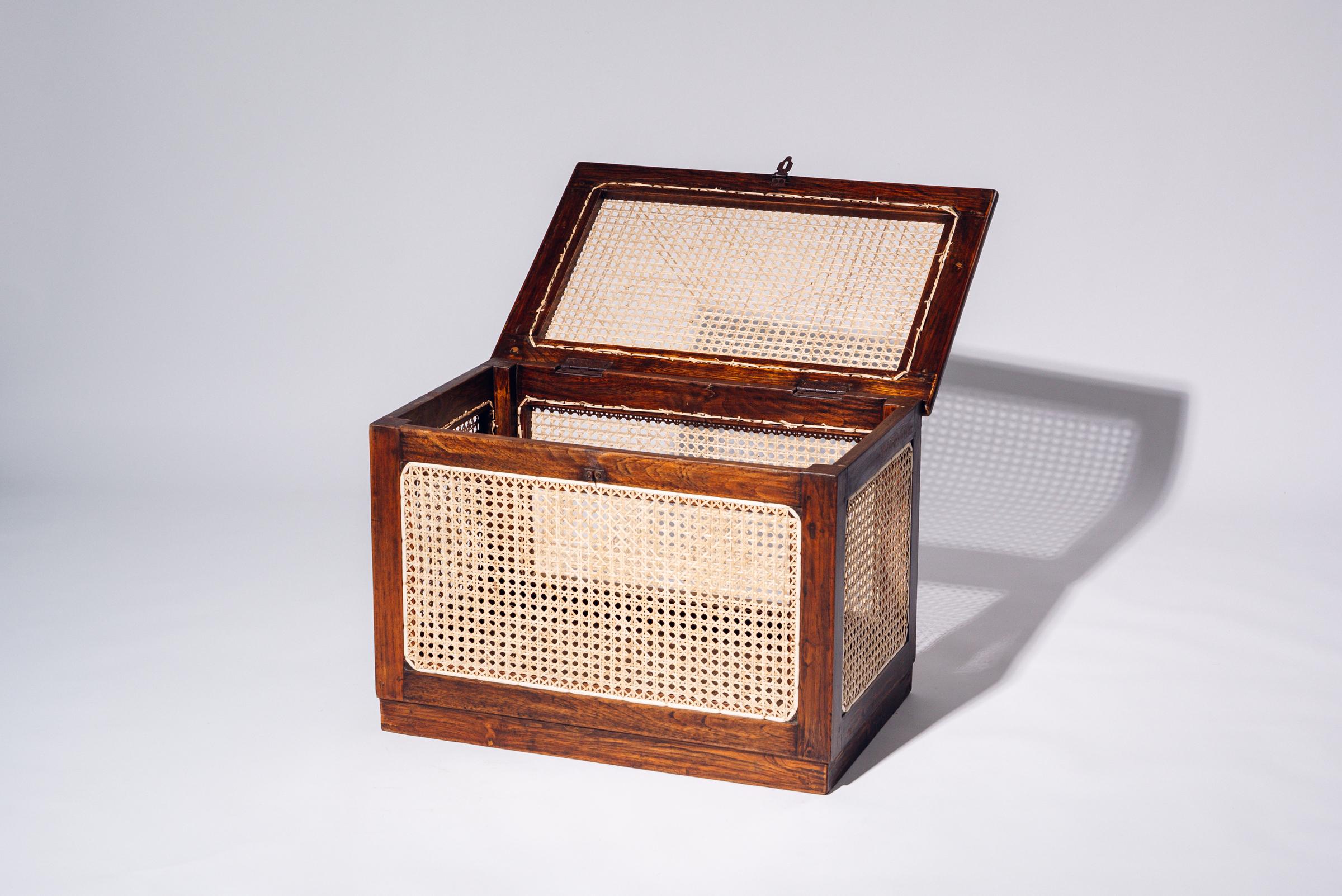 Indien Boîte à linge en rotin par Pierre Jeanneret pour Chandigarh, Inde, vers 1955-56 en vente