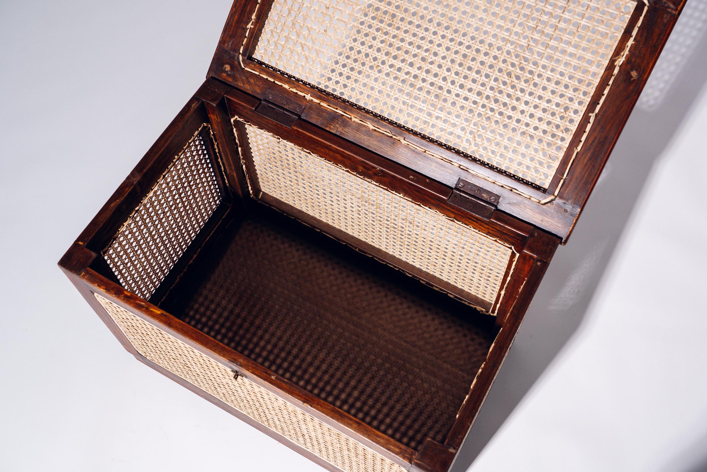 Boîte à linge en rotin par Pierre Jeanneret pour Chandigarh, Inde, vers 1955-56 Bon état - En vente à Tokyo, JP