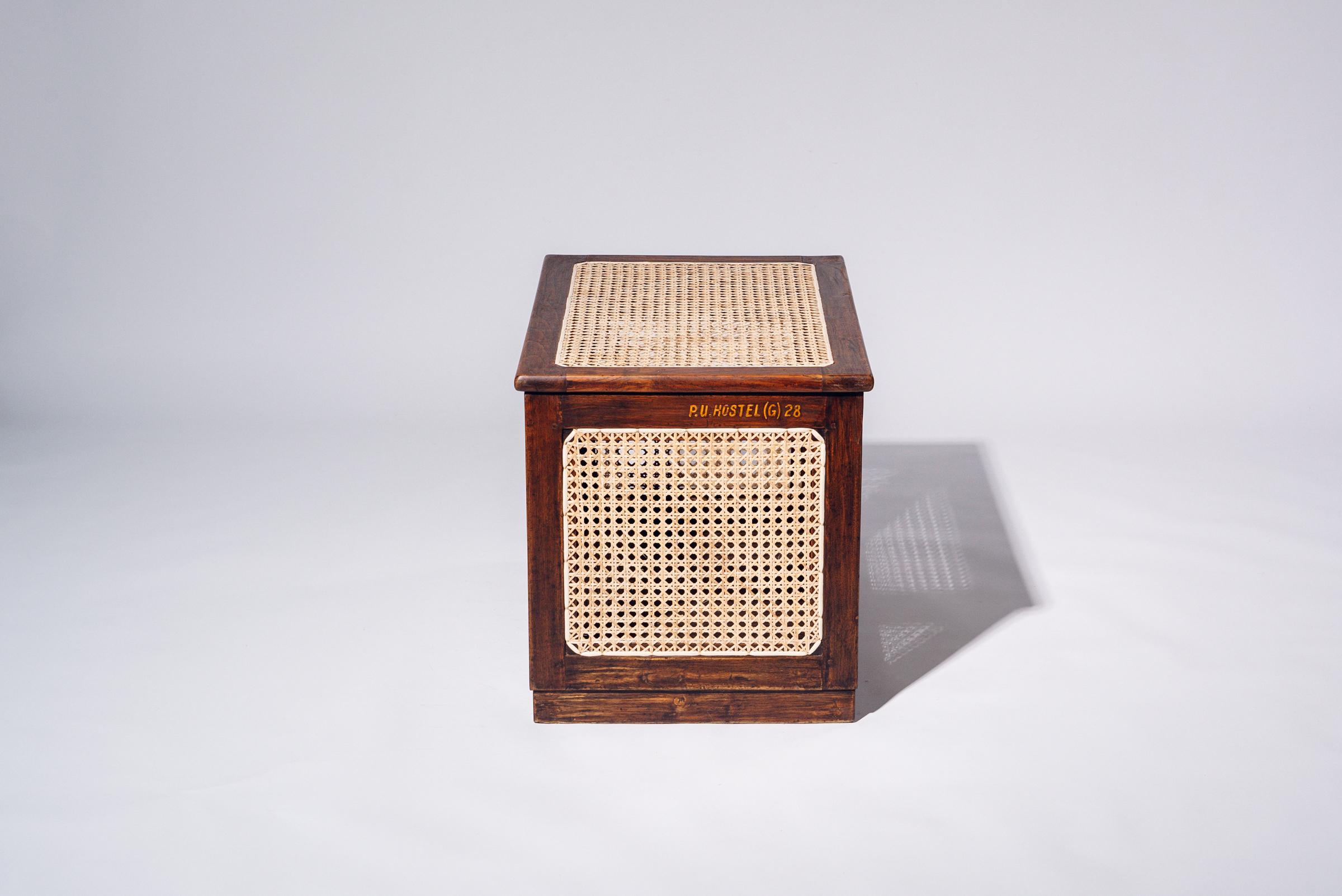 20ième siècle Boîte à linge en rotin par Pierre Jeanneret pour Chandigarh, Inde, vers 1955-56 en vente
