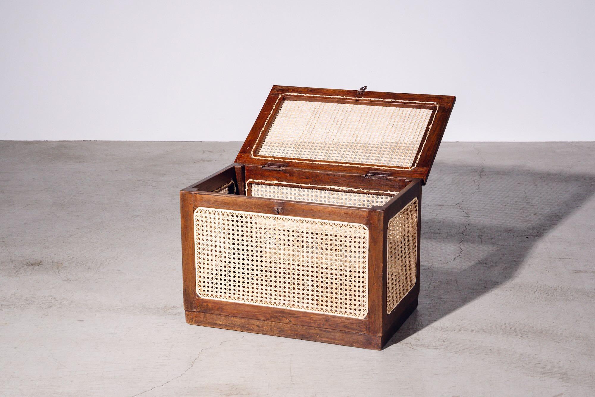 20ième siècle Boîte à linge en rotin par Pierre Jeanneret pour Chandigarh, Inde, vers 1955-56 en vente