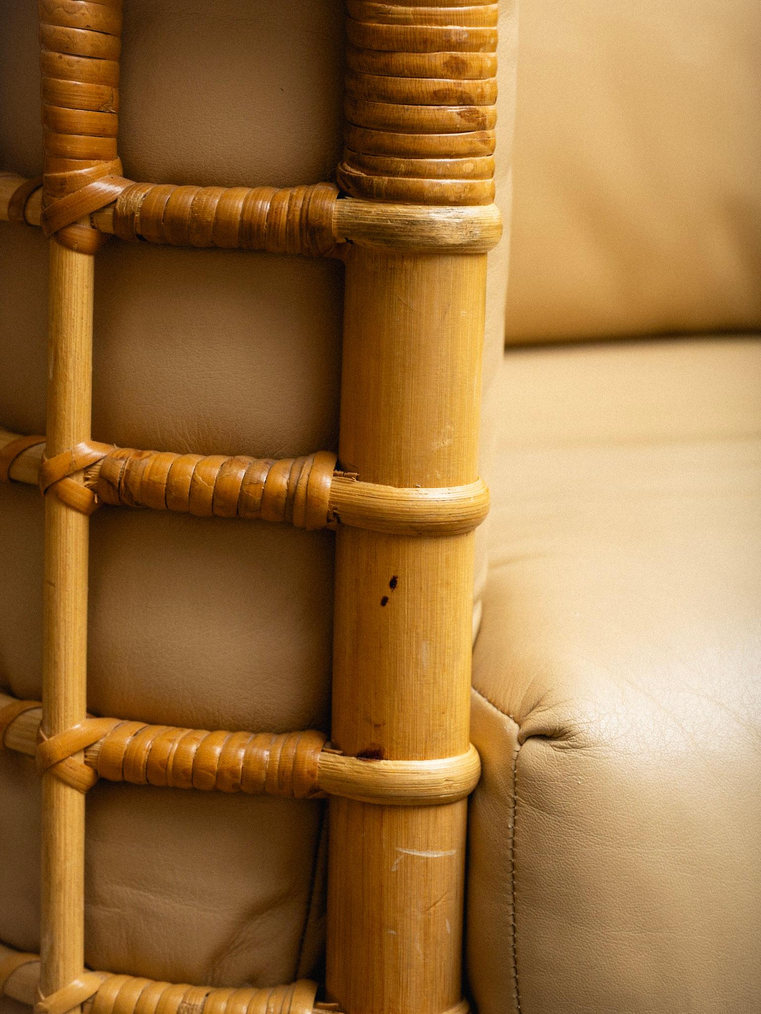 Chaise en rotin et cuir avec ottoman Attribué à Henry Olko en vente 6