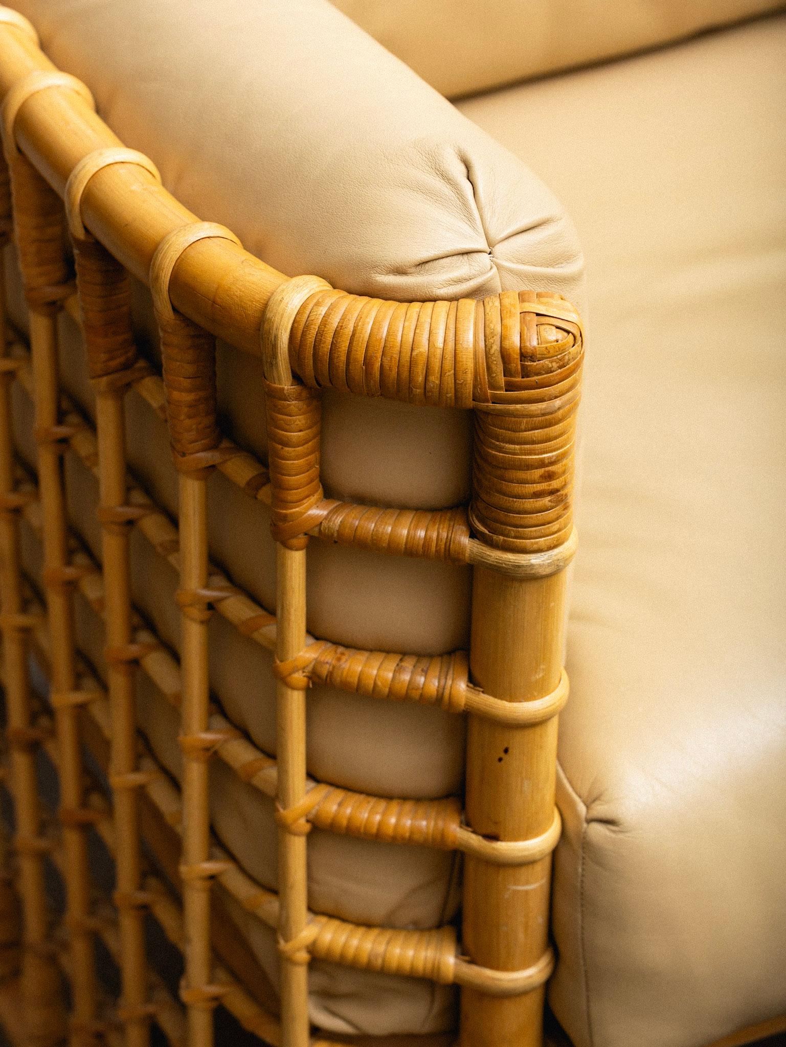 Chaise en rotin et cuir avec ottoman Attribué à Henry Olko en vente 7