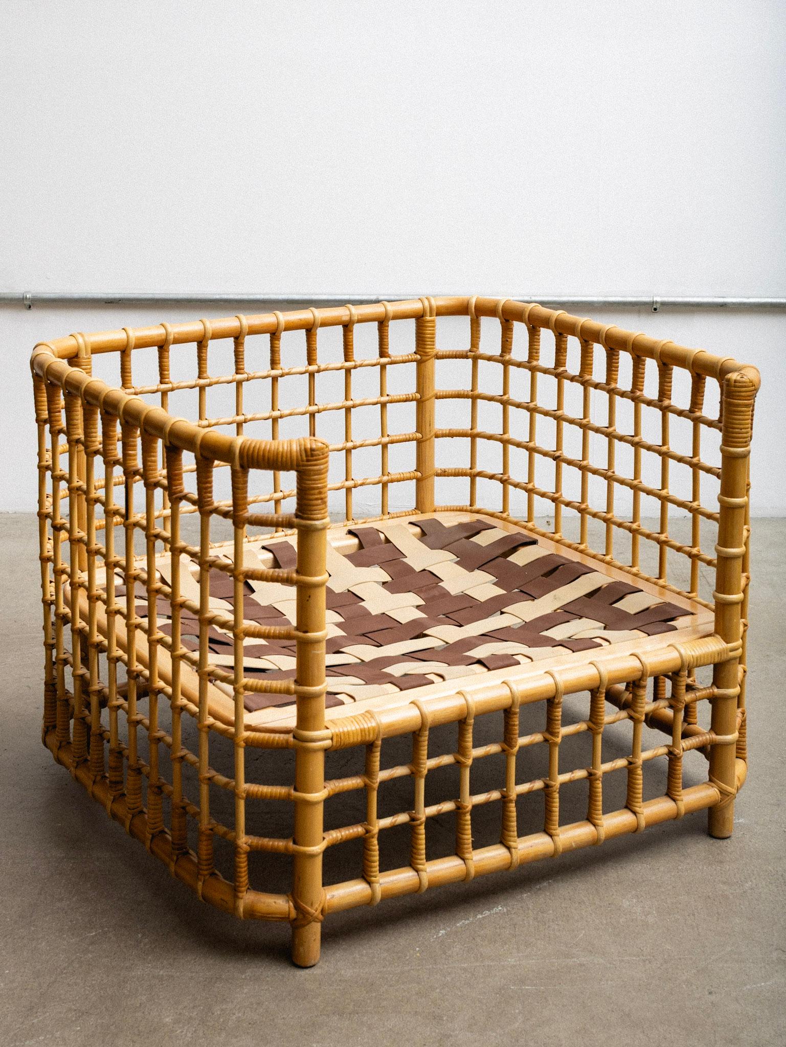 Chaise en rotin et cuir avec ottoman Attribué à Henry Olko en vente 12