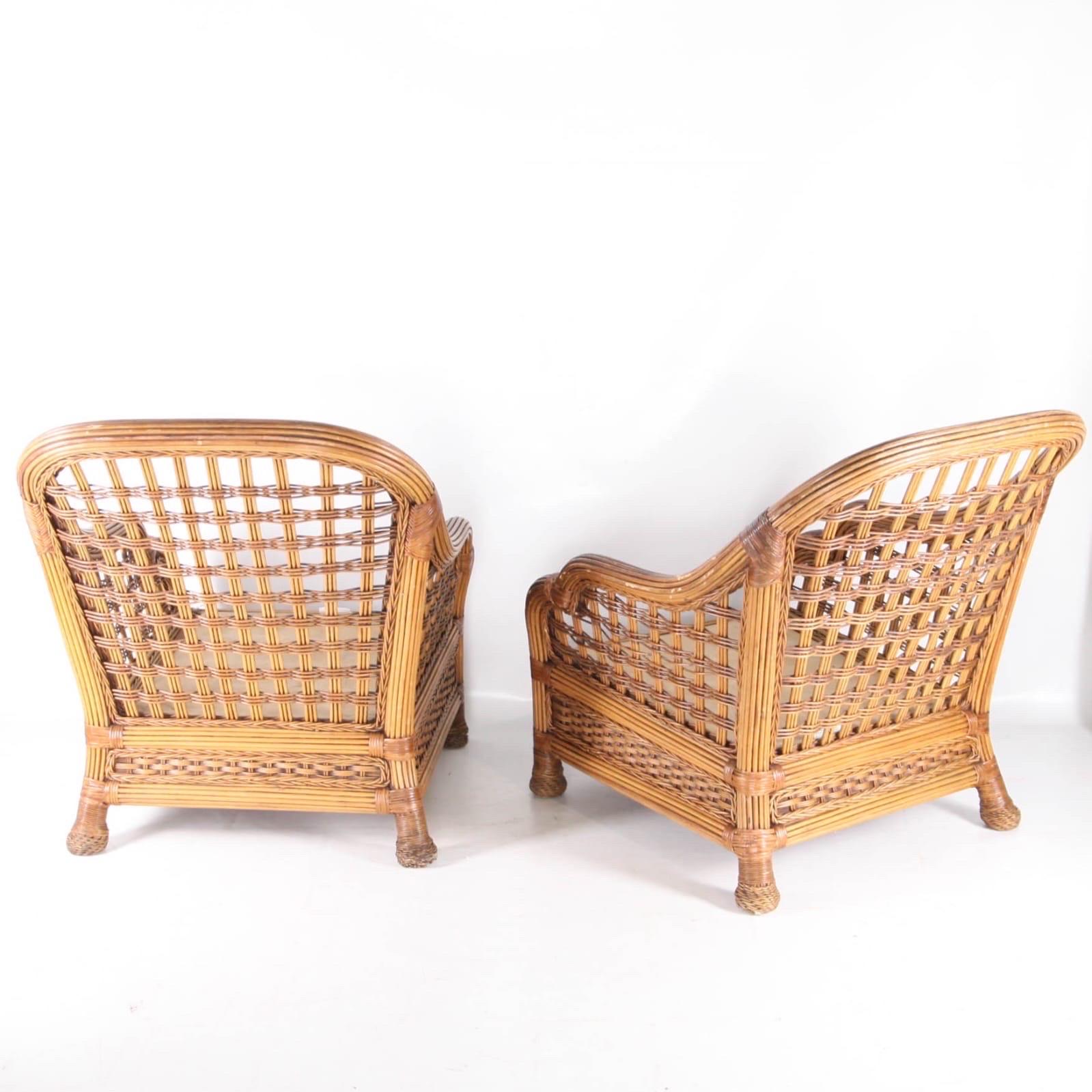 Beautiful rattan set made of a sofa and 2 large armchairs. High quality, good condition, rare.
Sofa 137x80x90 h cm
Armchairs 80x80x90 h cm