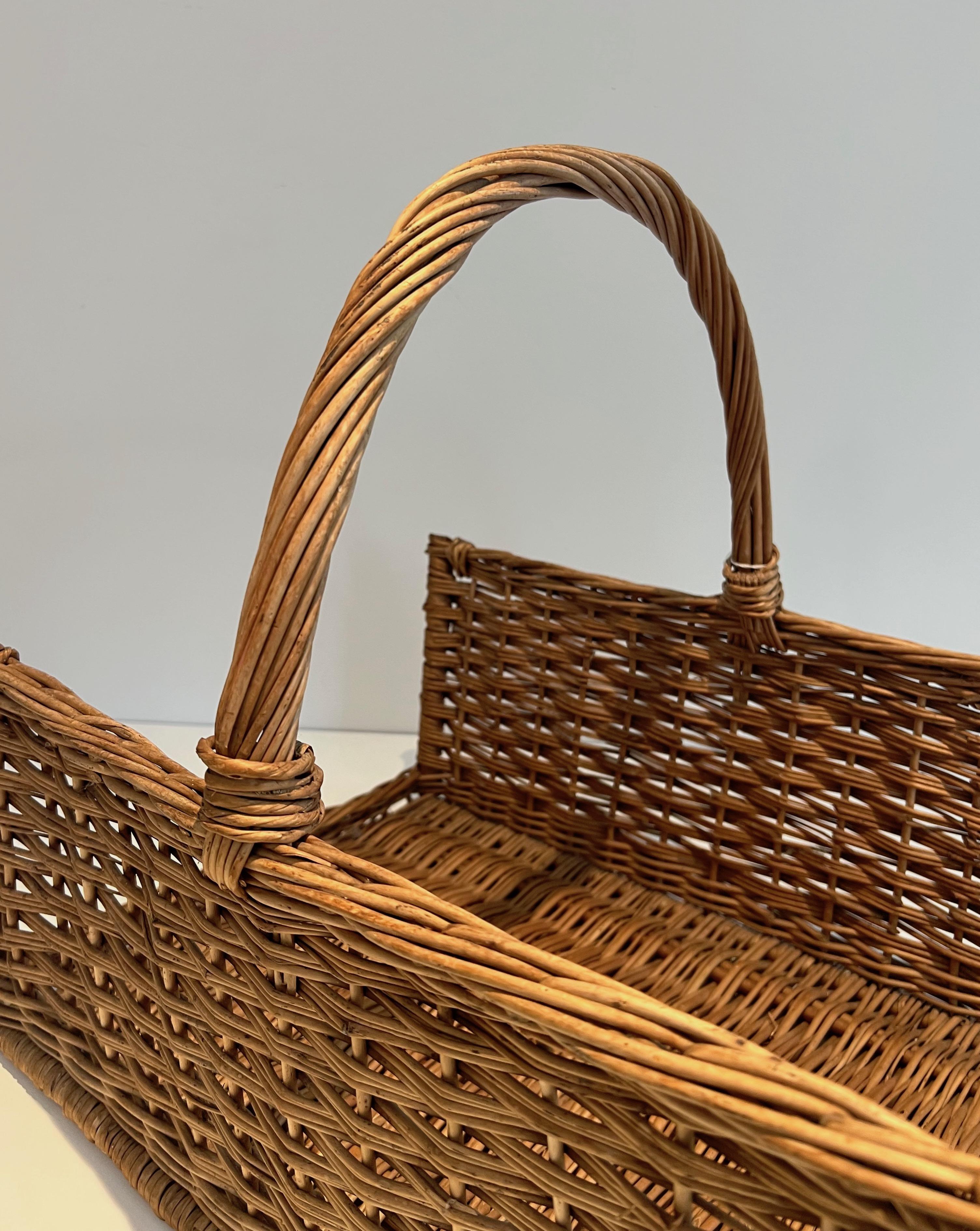Porta tronchi in rattan. Lavoro francese. Circa 1970 in vendita 3