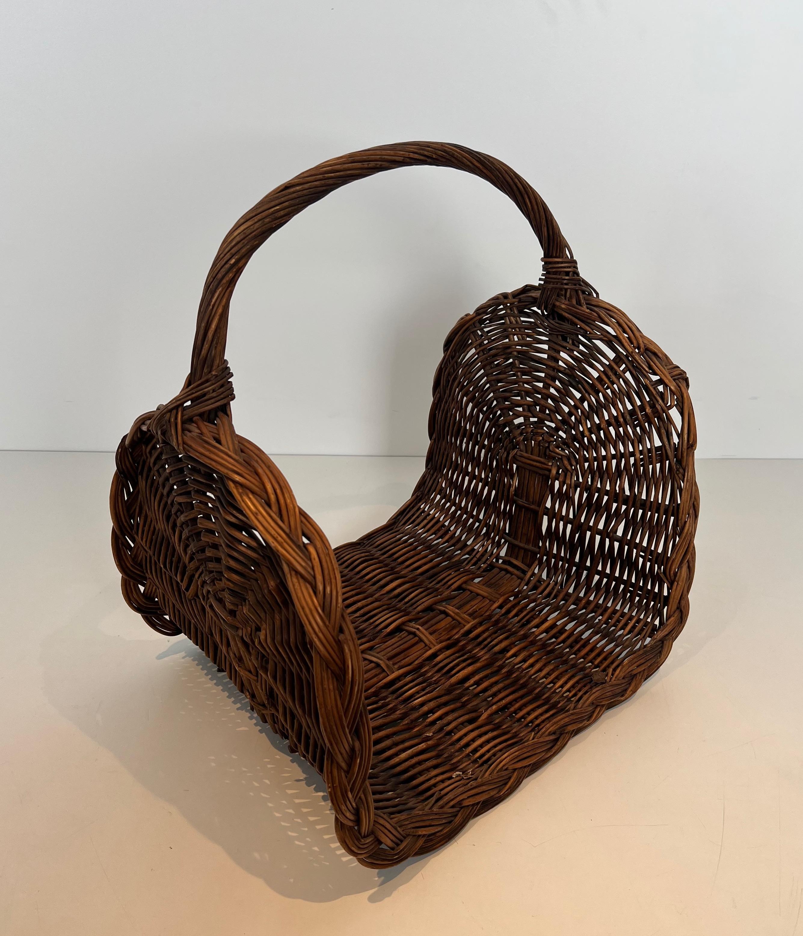 Rattan logs holder. French work. Circa 1970 For Sale 8