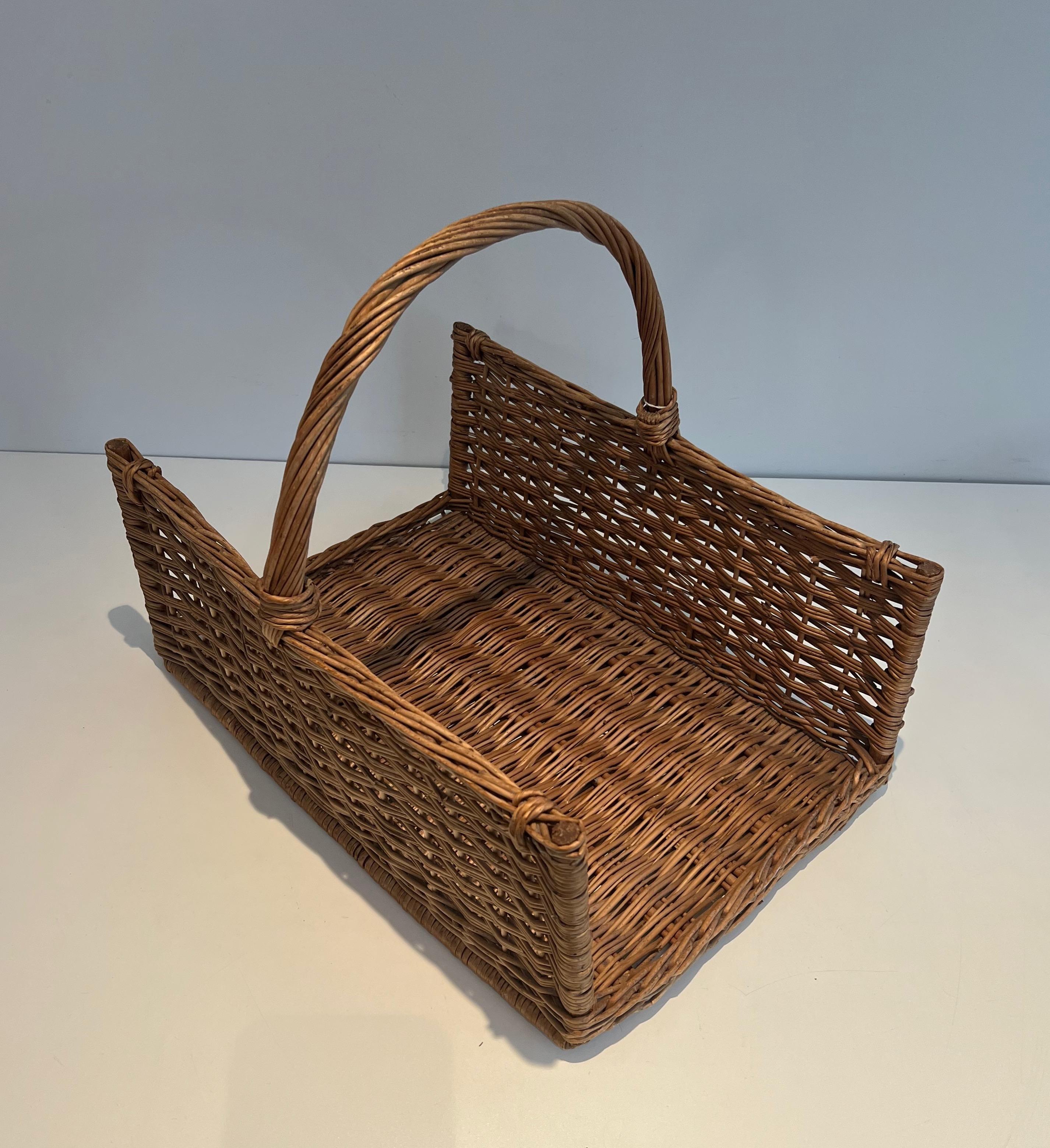 Rattan logs holder. French work. Circa 1970 For Sale 9