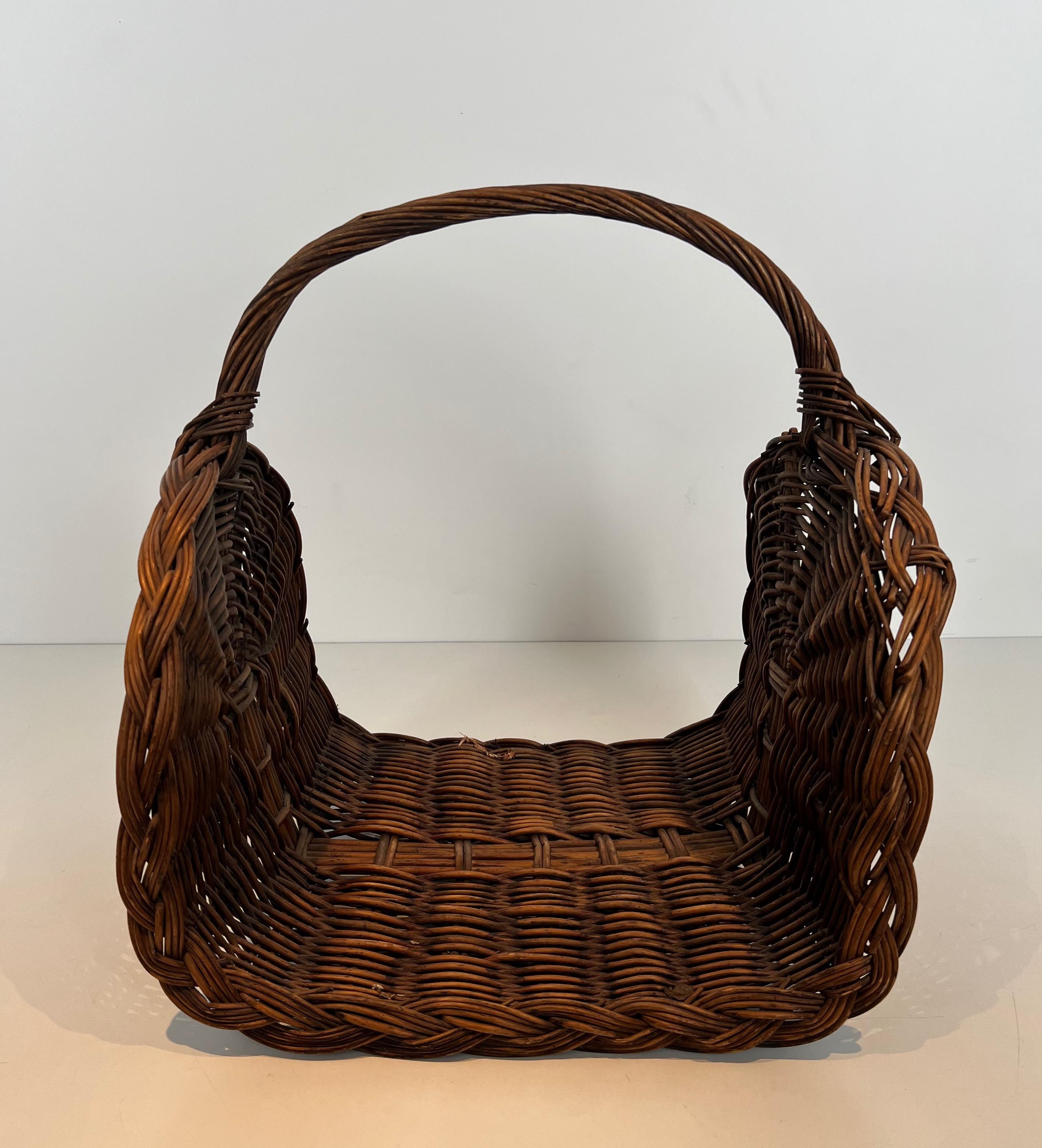 Rattan logs holder. French work. Circa 1970 For Sale 14