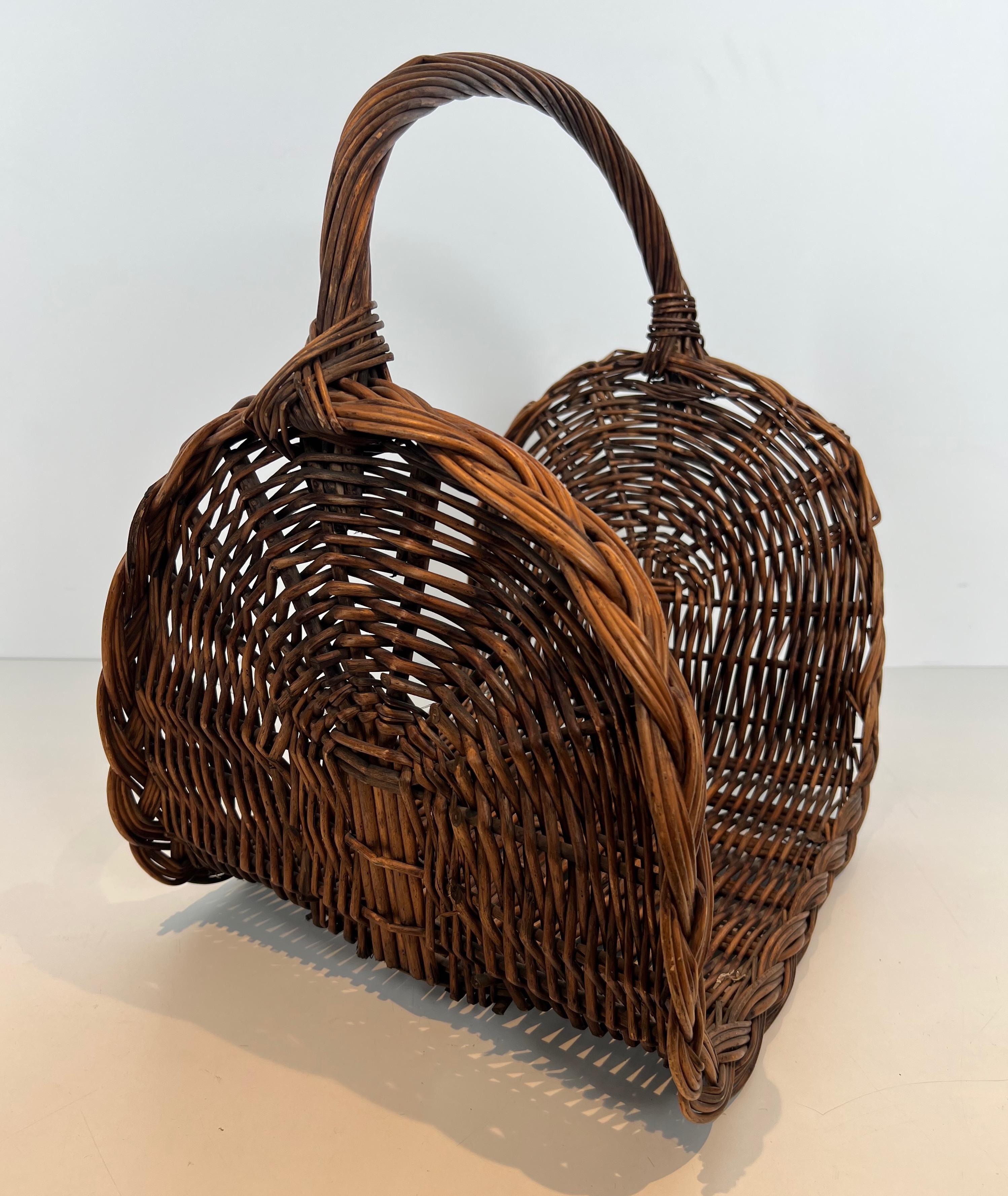 Rattan logs holder. French work. Circa 1970 For Sale 4