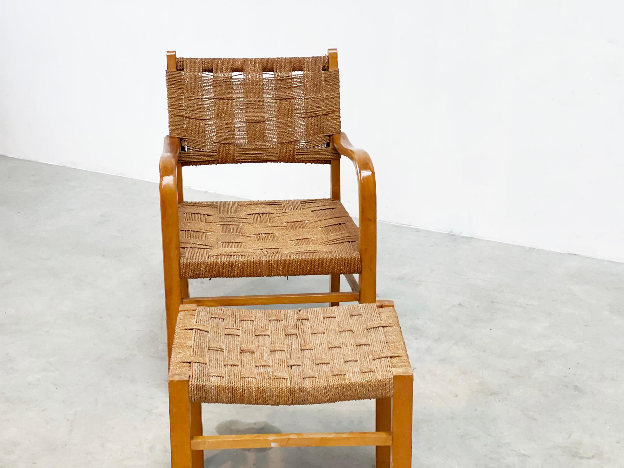 Rattan lounge chair and ottoman with rattan seat For Sale 1