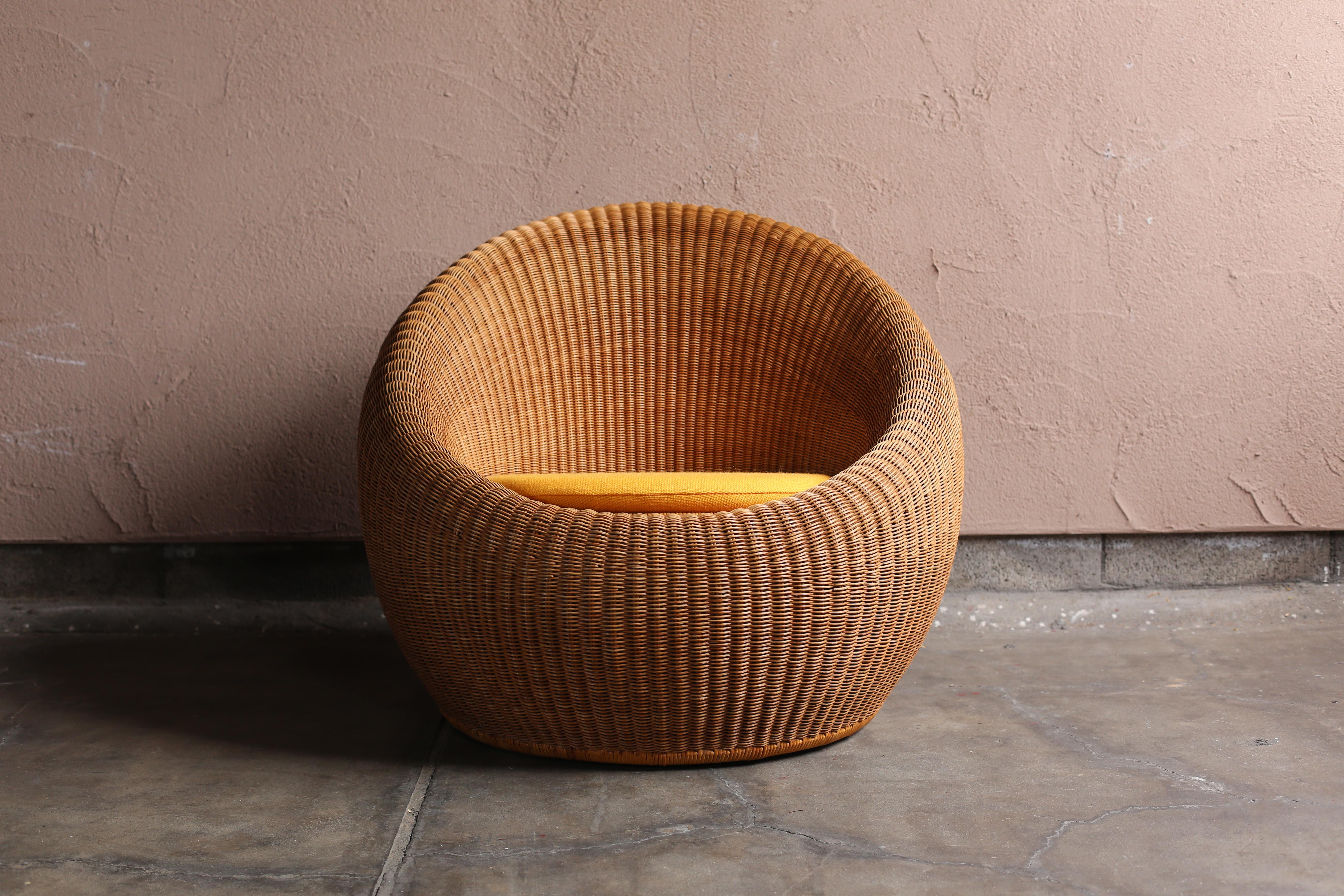 isamu kenmochi chair