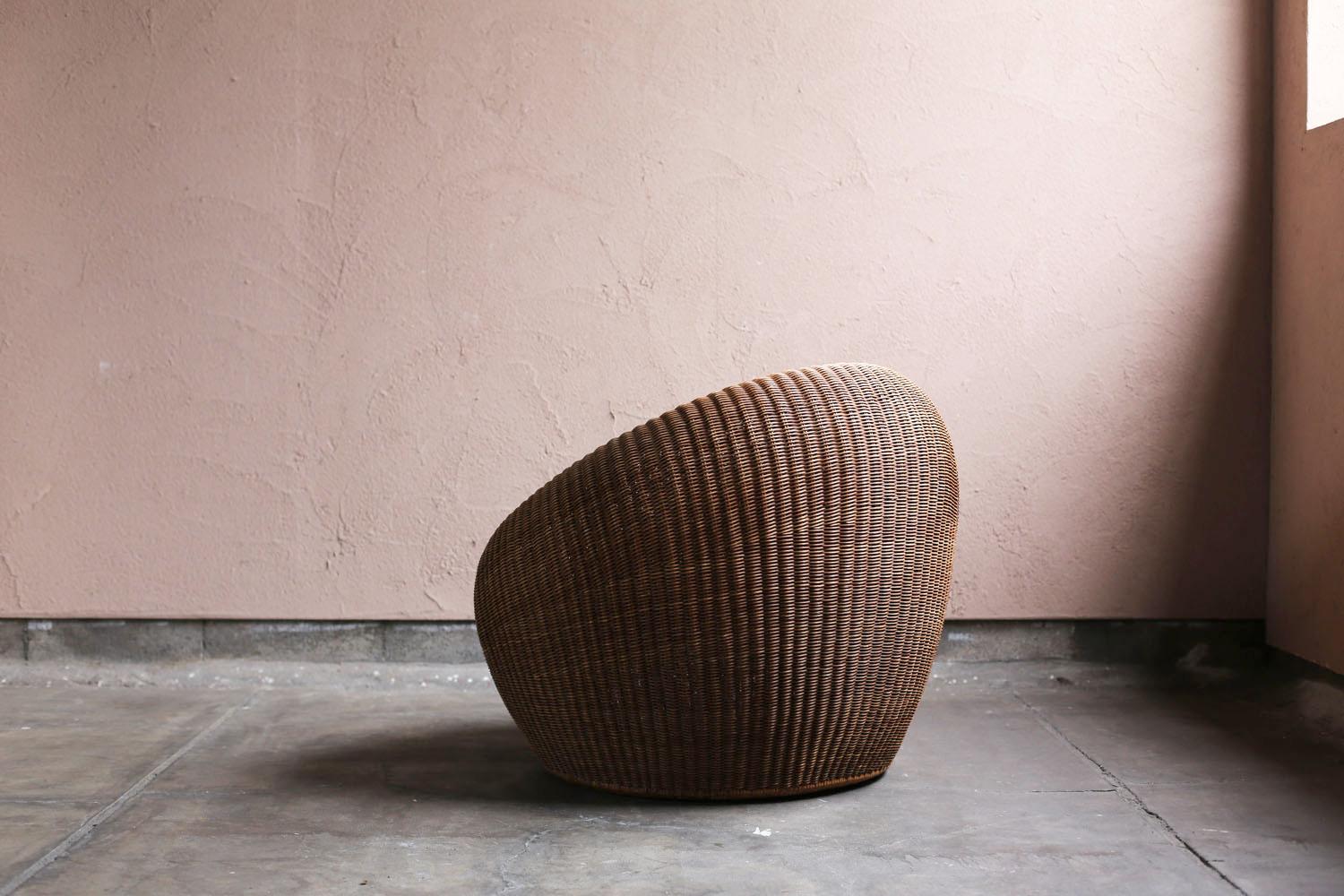Milieu du XXe siècle Chaise longue en rotin par Isamu Kenmochi, vers 1960 en vente