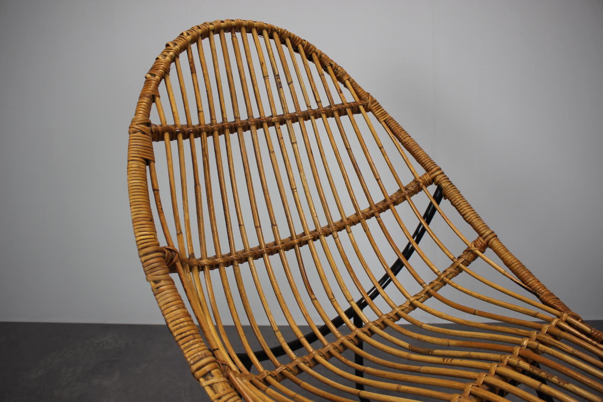Rattan-Loungesessel von Uluv für Alan Fuchs, Tschechoslowakei, 1960er Jahre (Metall) im Angebot