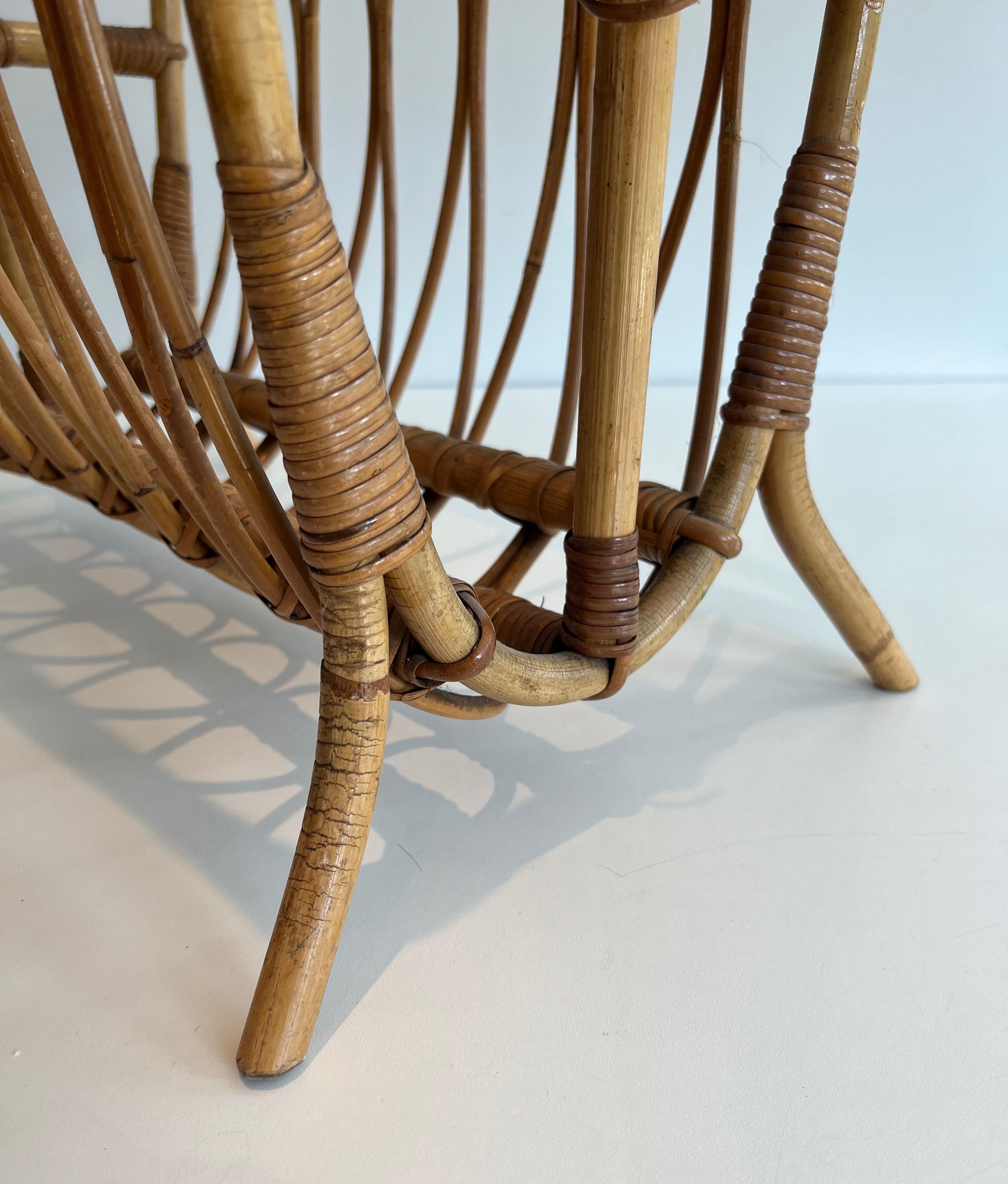 Rattan magazine rack For Sale 4
