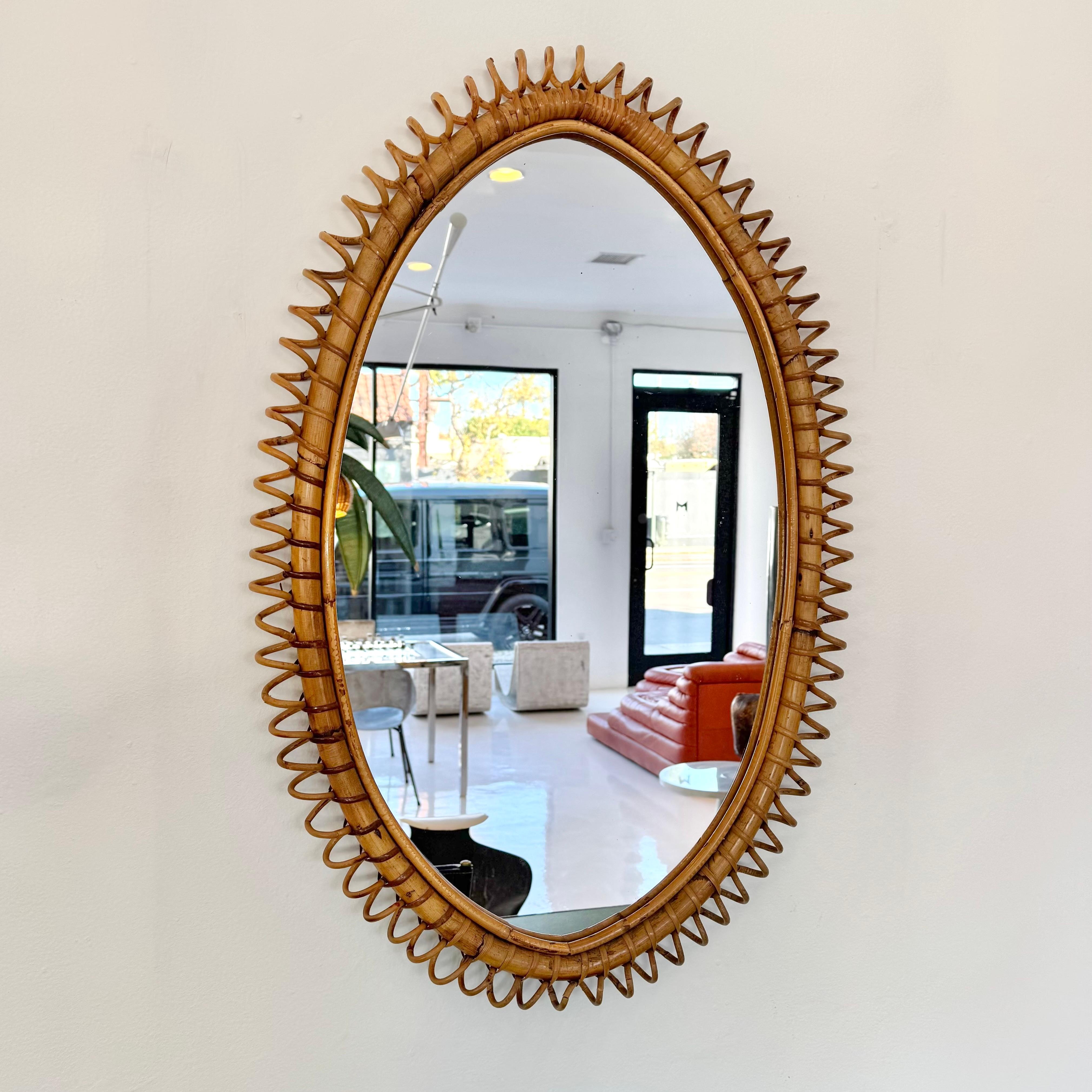 Miroir en rotin, 1950 Italie Bon état - En vente à Los Angeles, CA