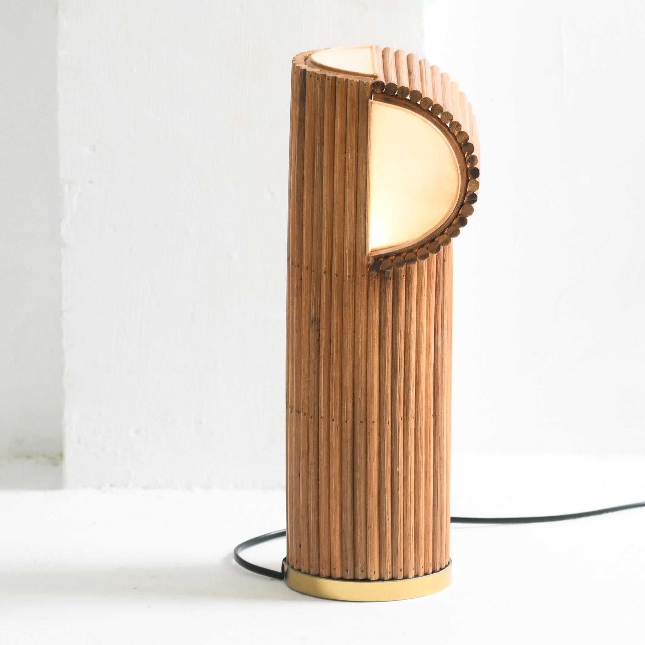 XXIe siècle et contemporain Lampe de table moderne en rotin  