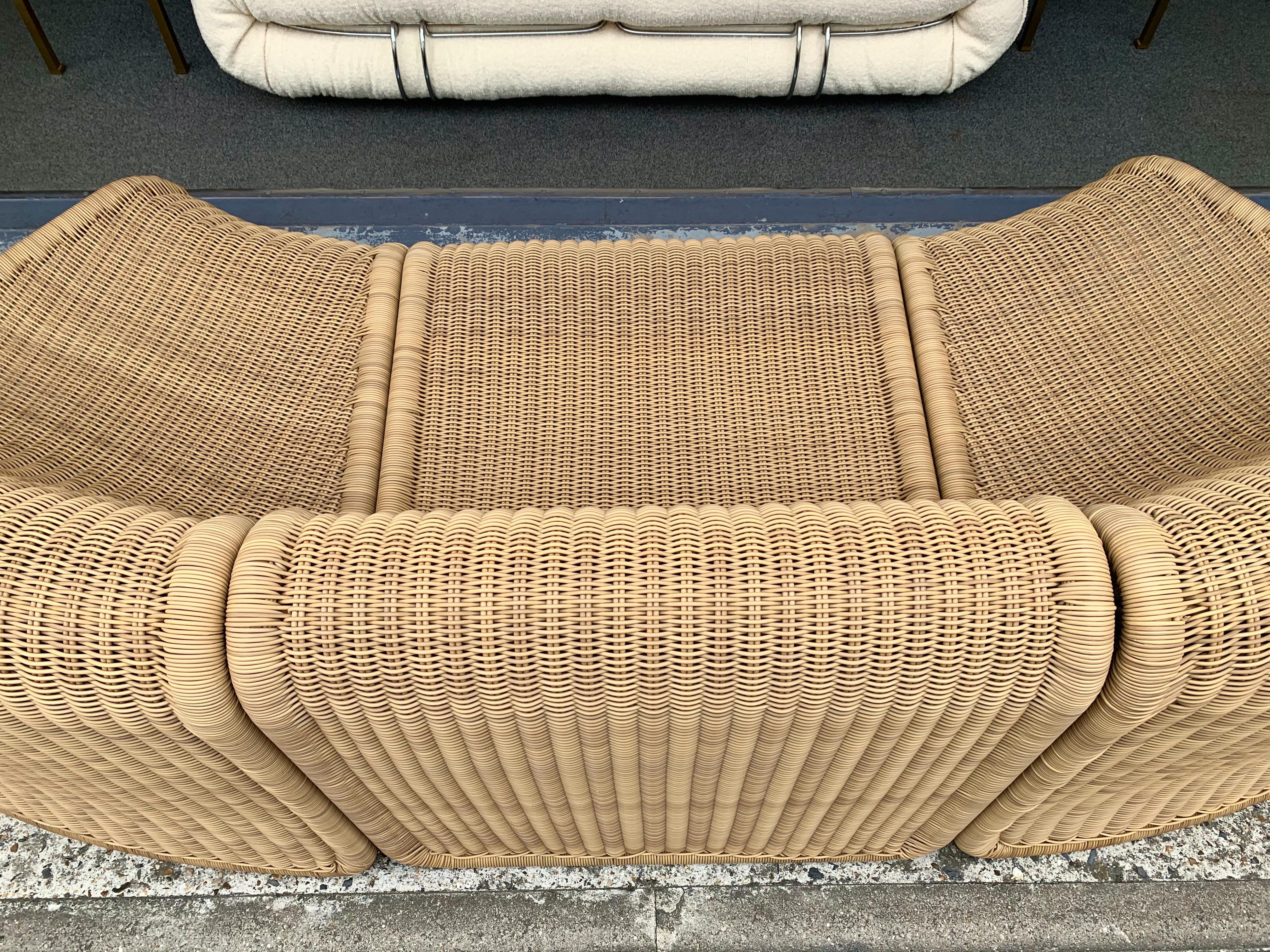 High quality braid synthetic policore rattan very resistant and perfect for outdoor. Modular sofa couch settee or a set of armchairs lounge slipper chair a variant of model P3 by the designer Tito Agnoli. Famous design like Gio Ponti, Gianfranco
