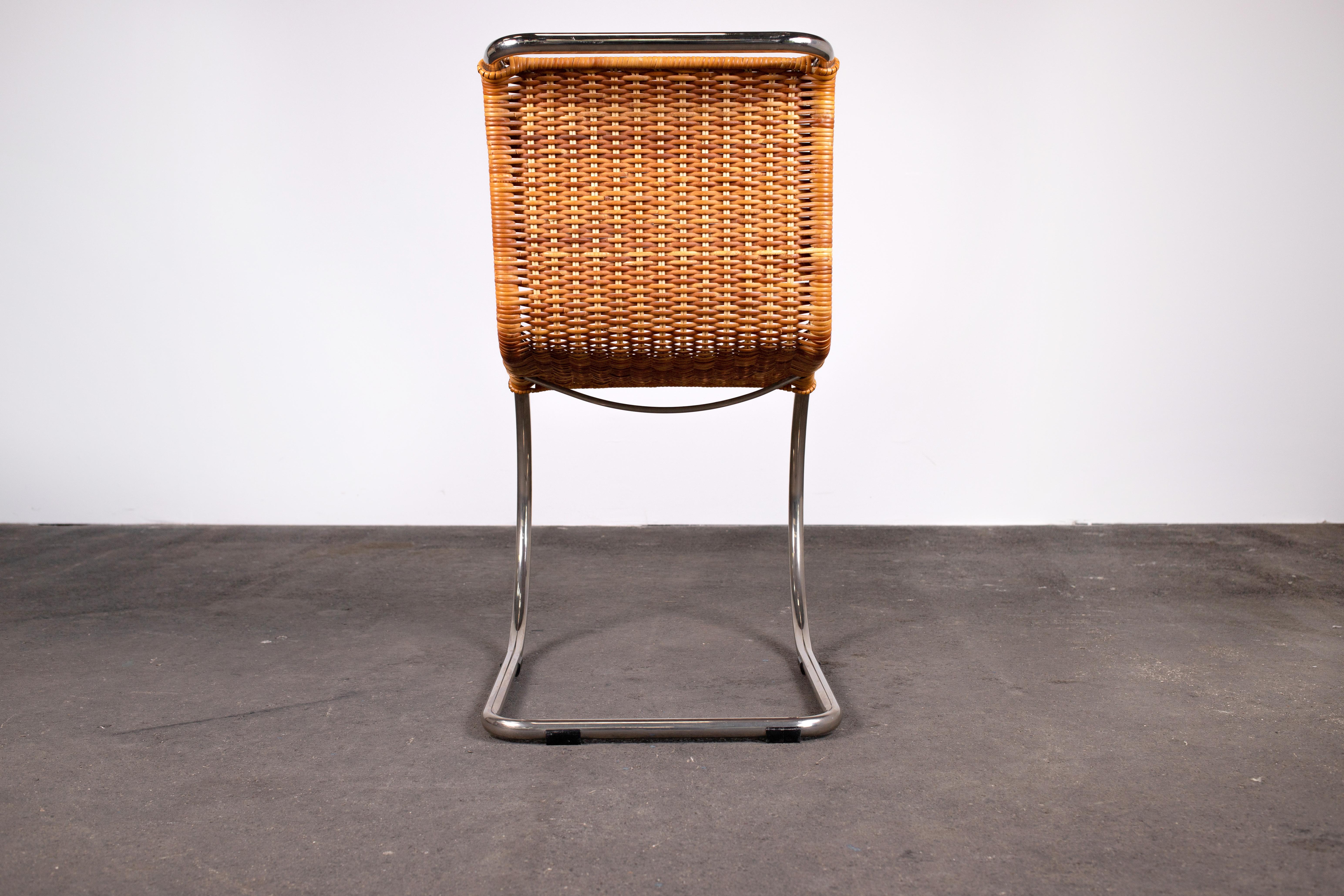 Rattan MR Chair by Mies Van Der Rohe, Rare Elegant Tecta Variant In Good Condition For Sale In Grand Cayman, KY
