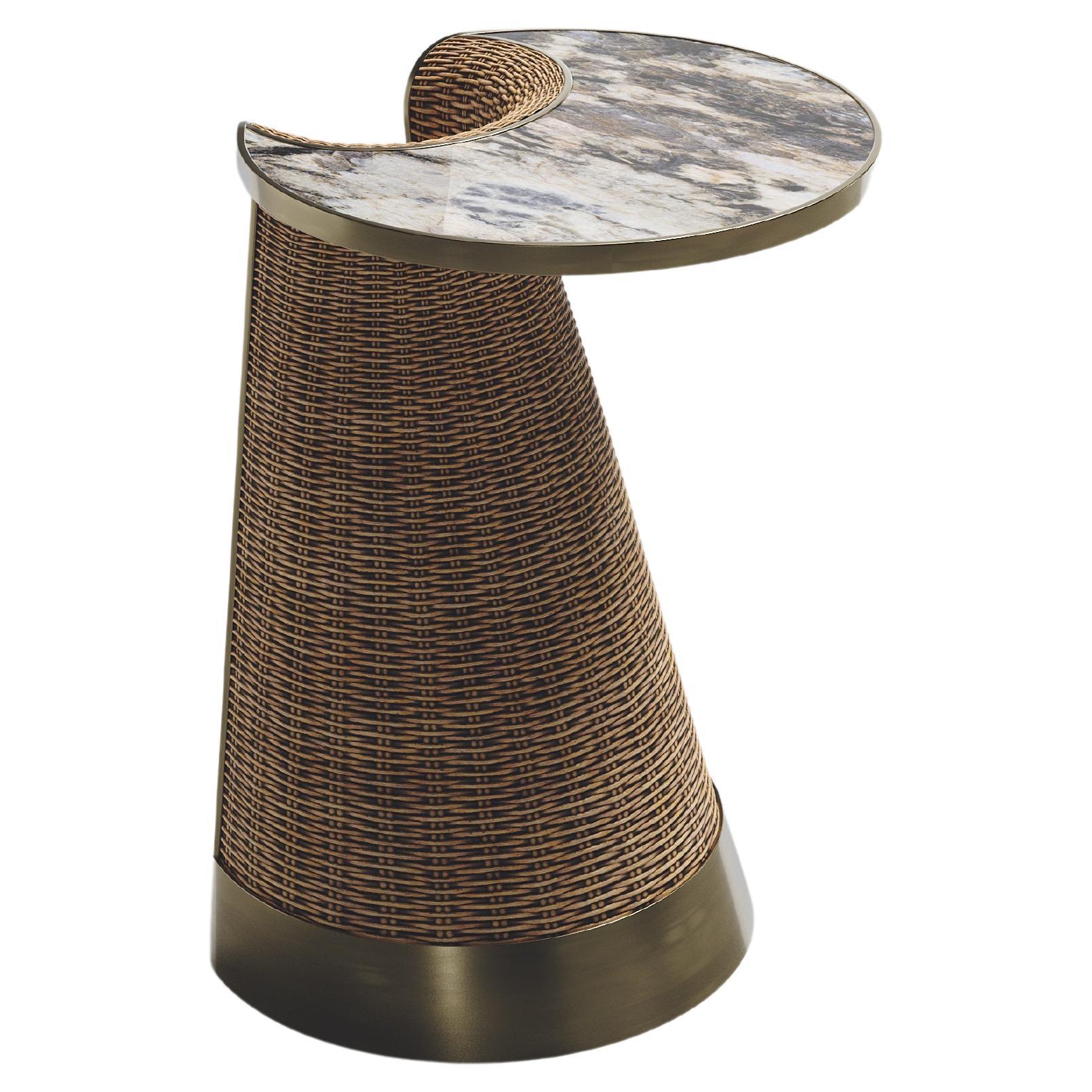 Rattan-Beistelltisch mit Patagoni- und Messingintarsien aus Rattan von R&Y Augousti