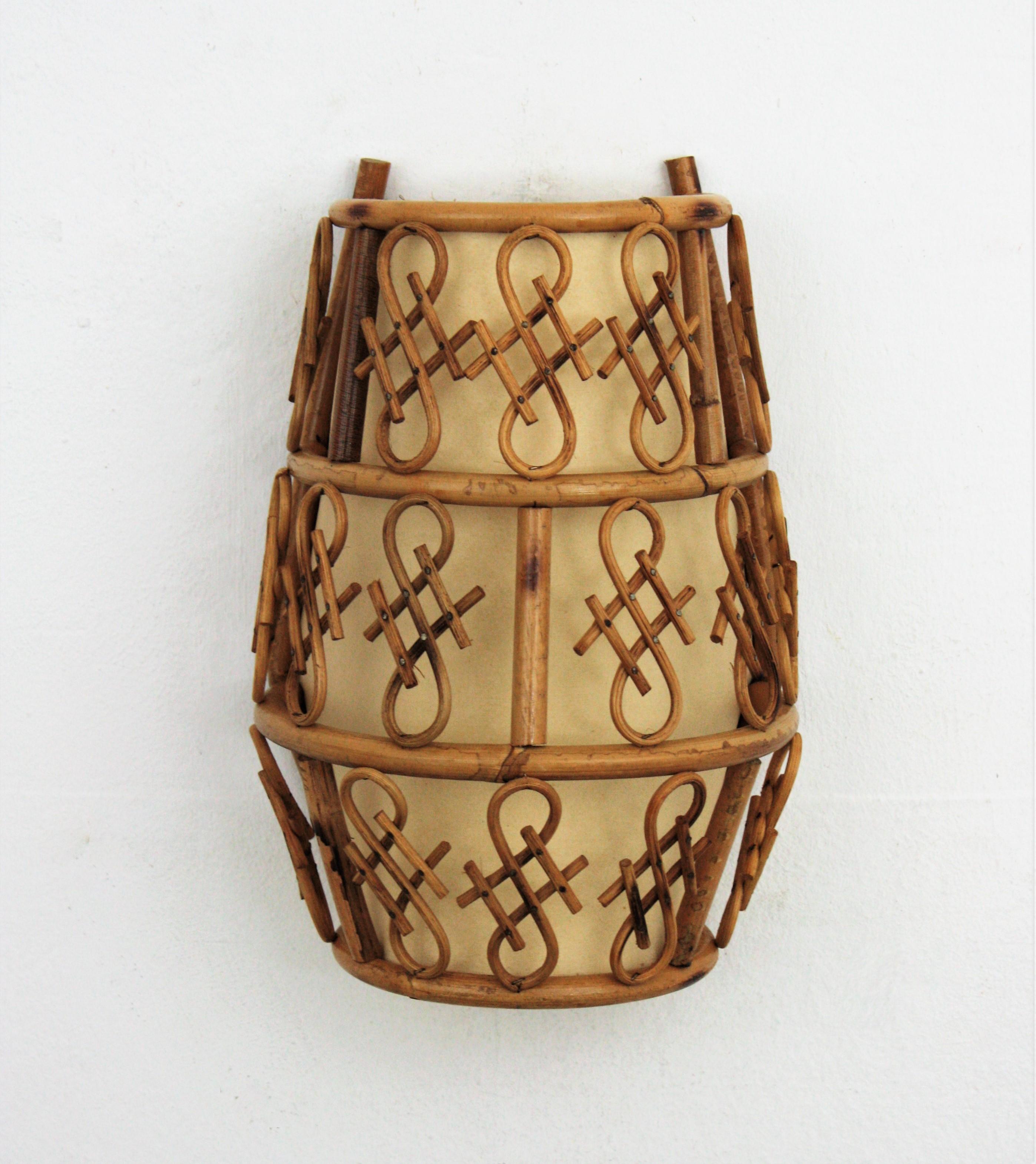 French Modernist Wall Sconce in Rattan For Sale 3