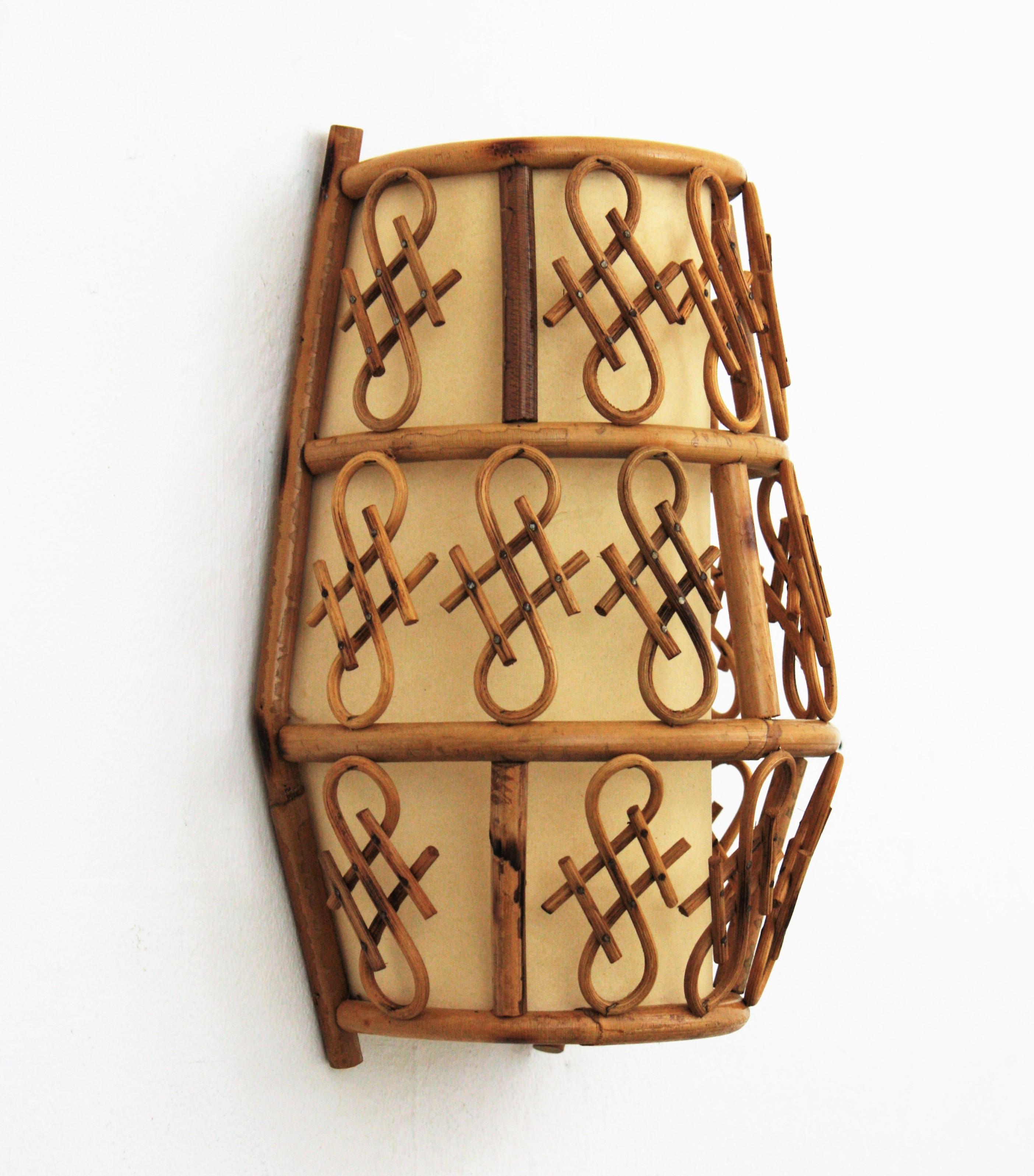 20th Century French Modernist Wall Sconce in Rattan For Sale