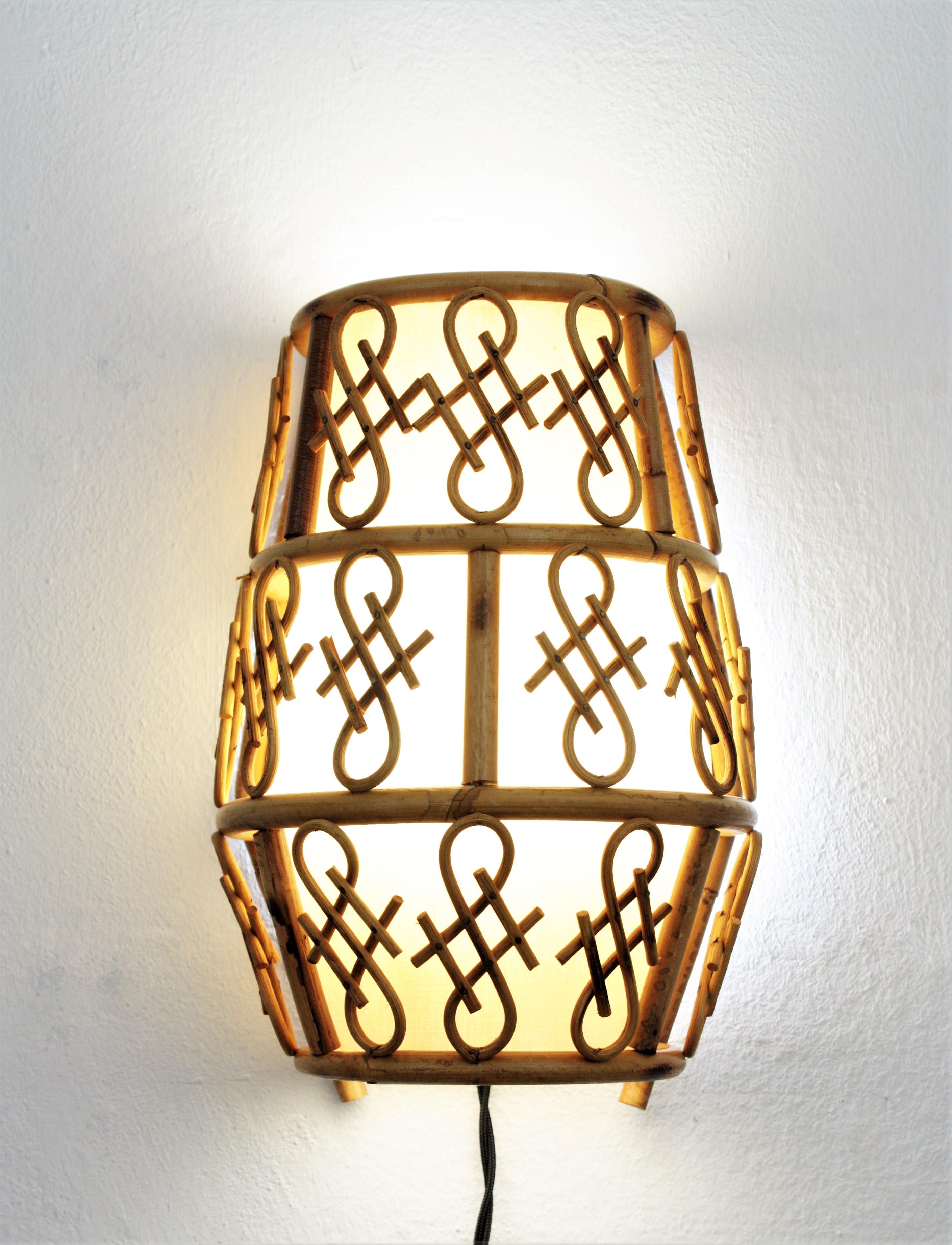 French Modernist Wall Sconce in Rattan For Sale 2