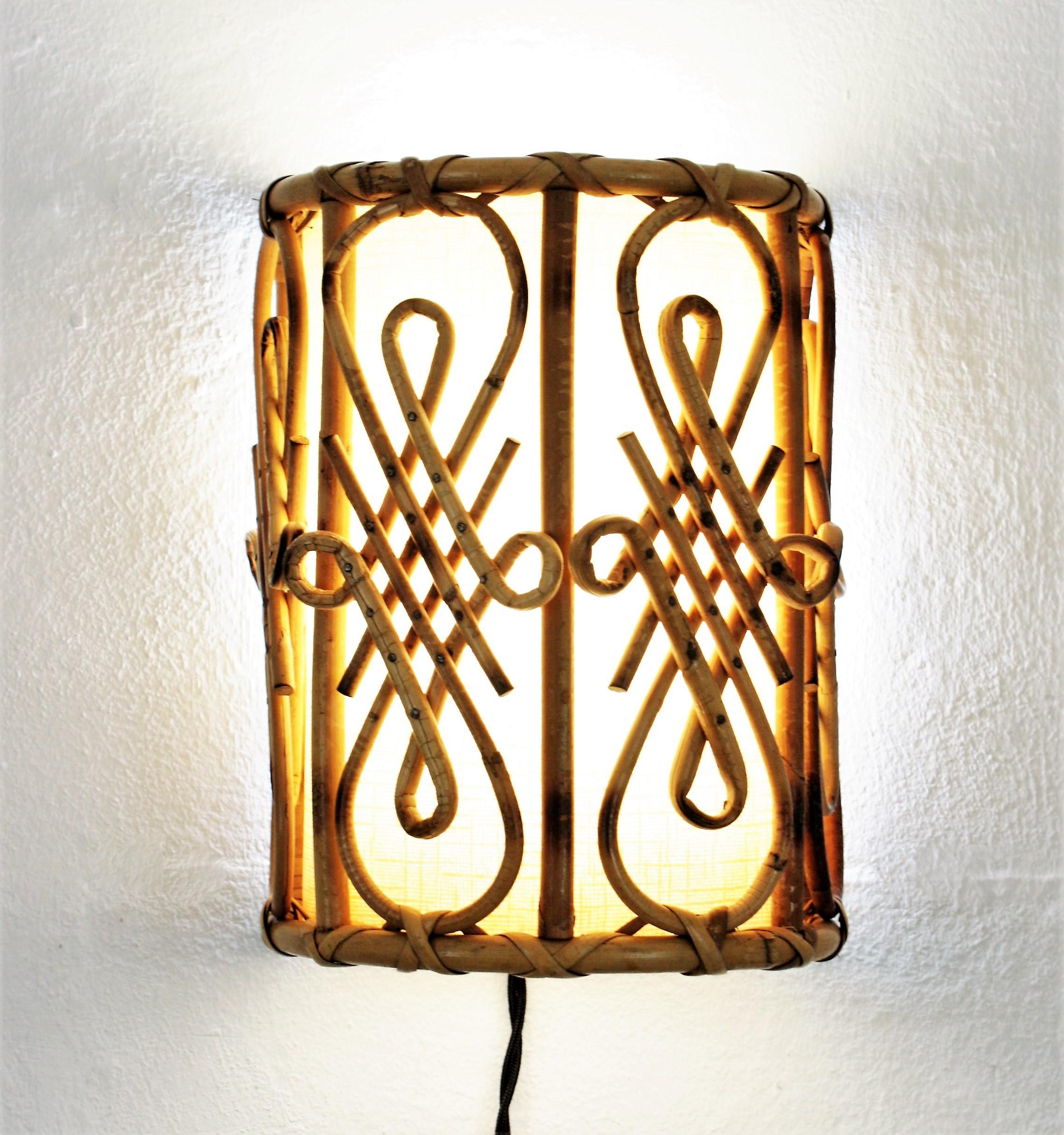 Rattan Oriental Inspired French Modernist Wall Sconces, Pair In Good Condition In Barcelona, ES