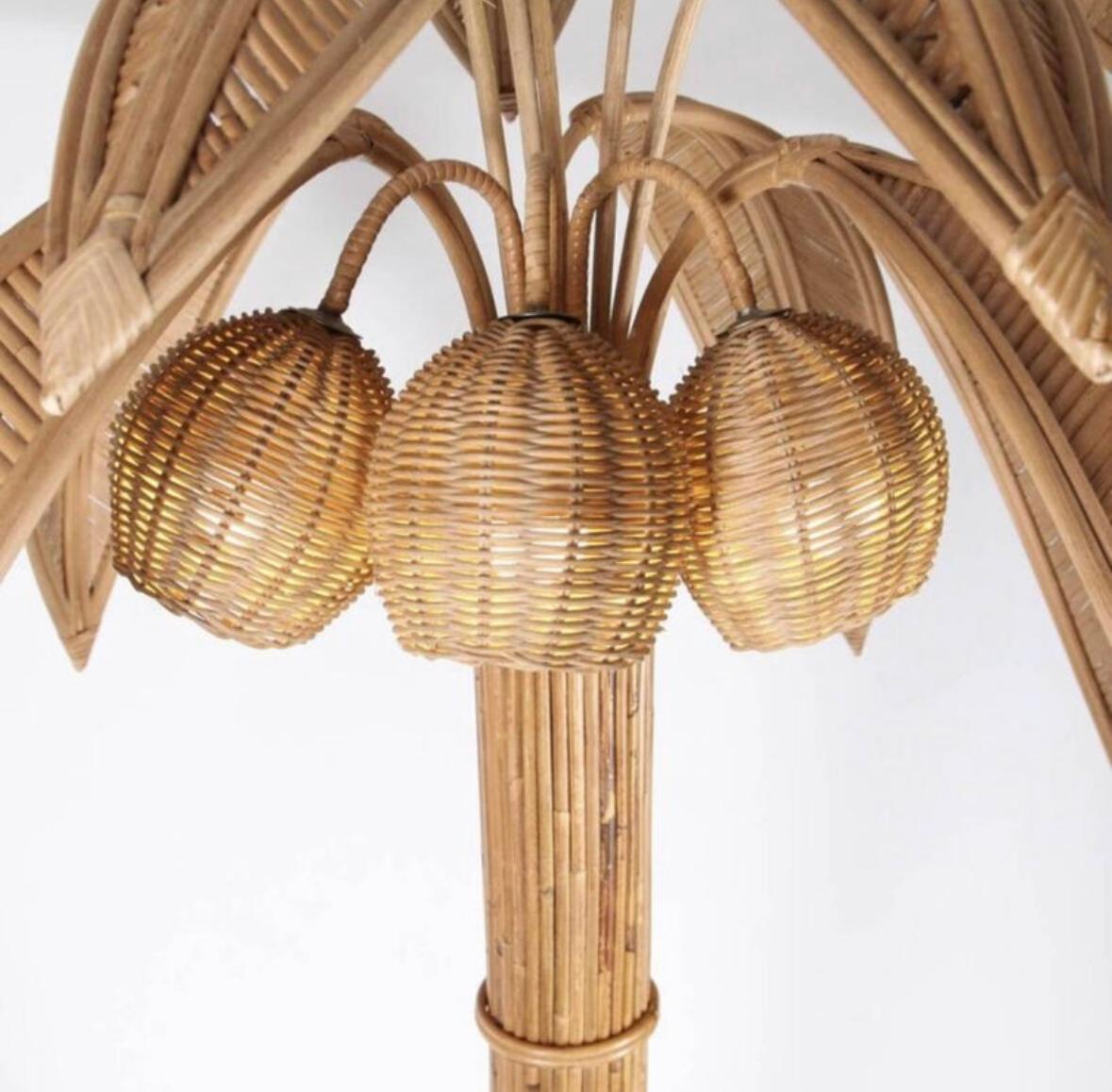 Rattan « Palm tree/ coconut tree » floor lamp In Excellent Condition In Isle Sur Sorgue, FR